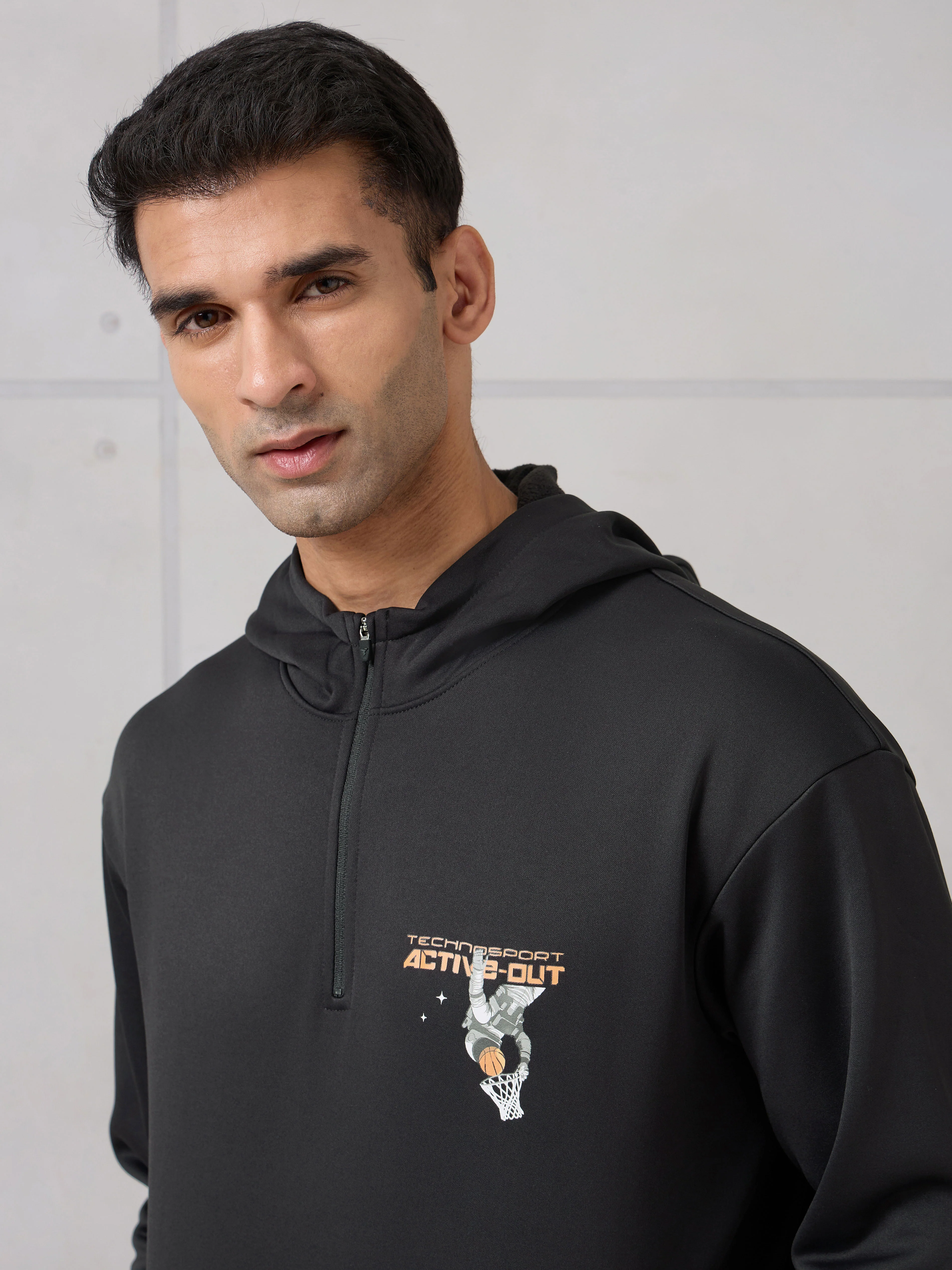 Men Hooded Slim Fit Printed Active Out Sweatshirt with TECHNOWARM+ - Image 6