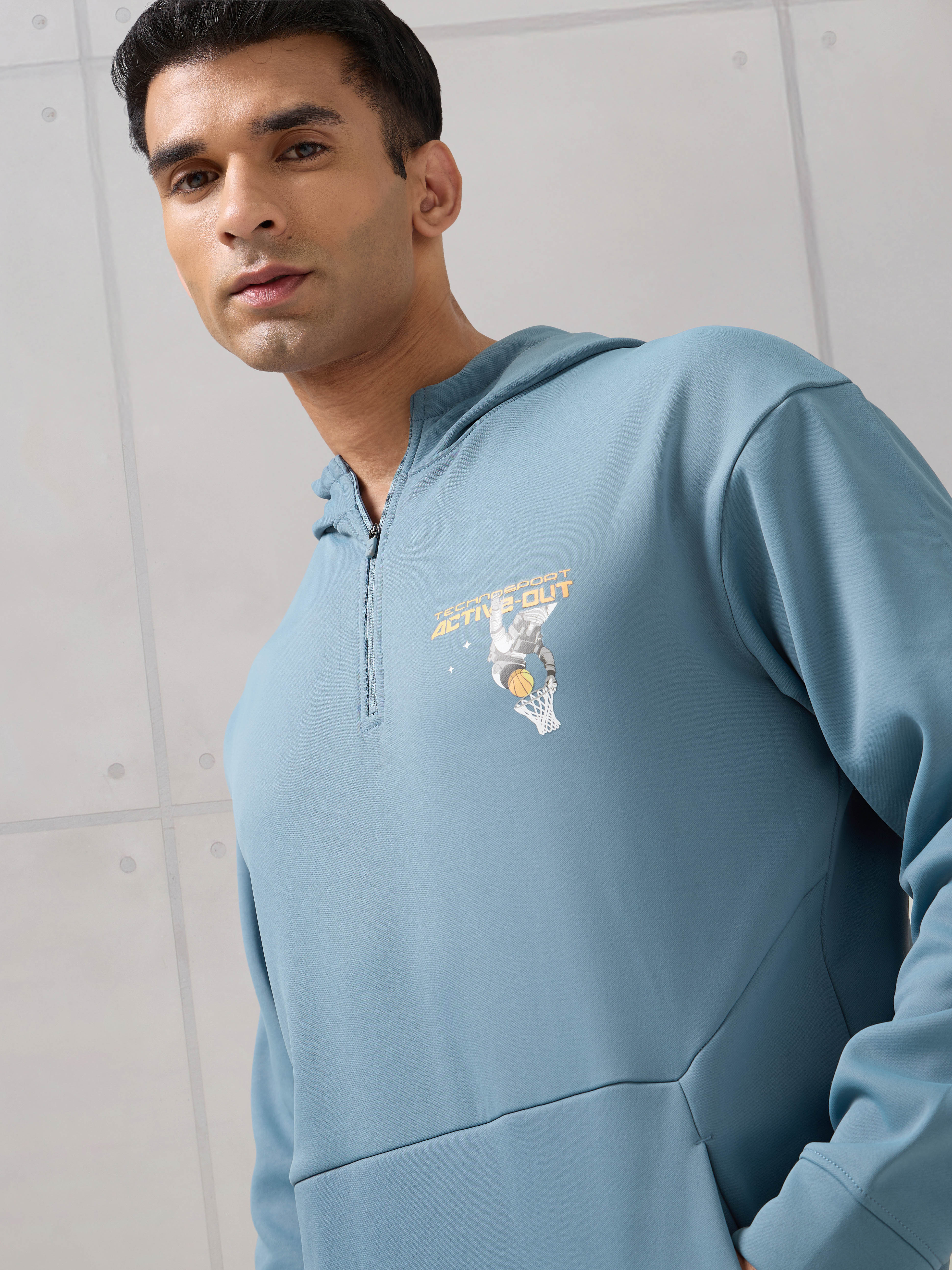 Men Hooded Slim Fit Printed Active Out Sweatshirt with TECHNOWARM+ - Image 7