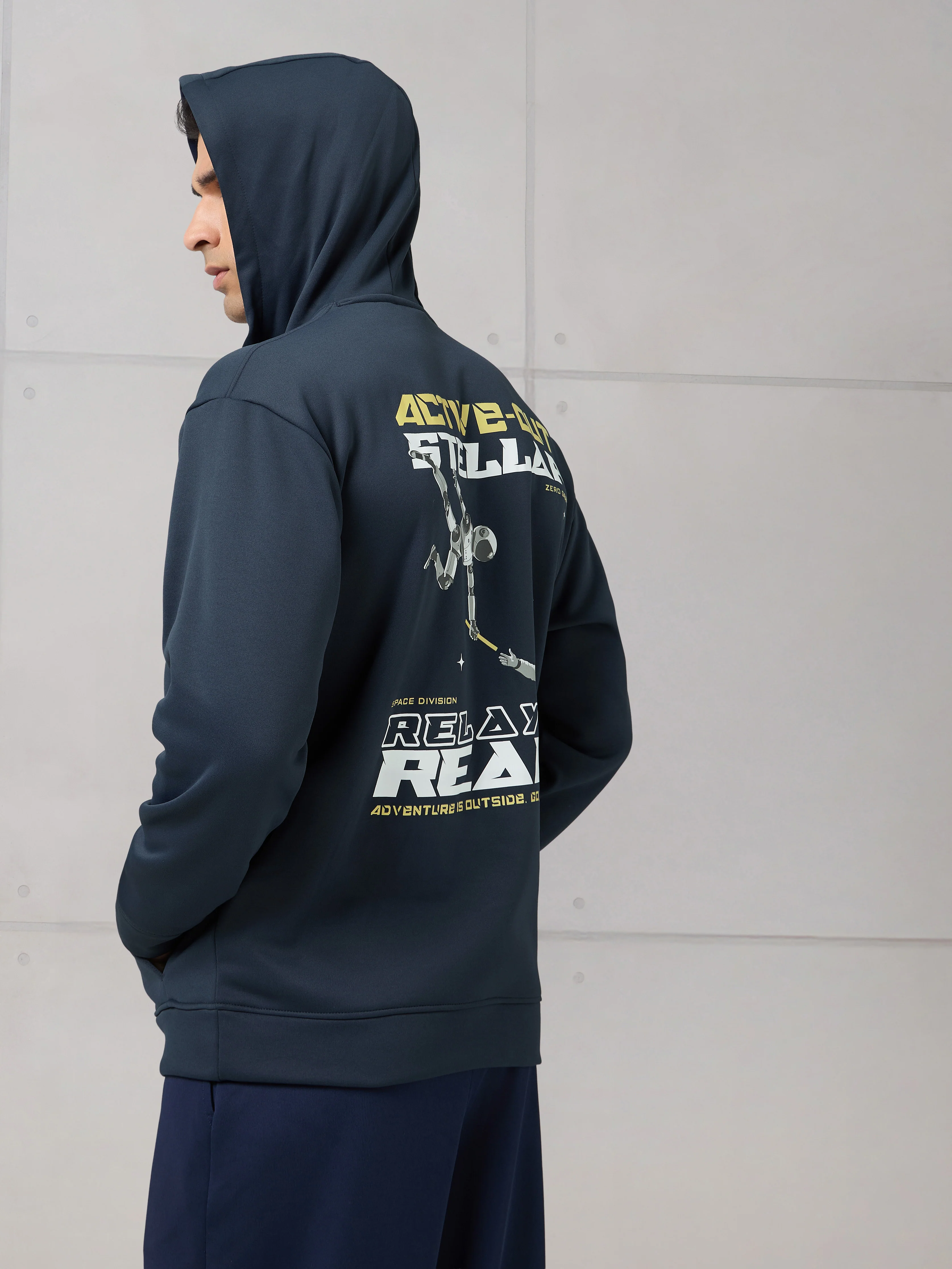 Men Hooded Slim Fit Printed Active Out Sweatshirt with TECHNOWARM+ - Image 3