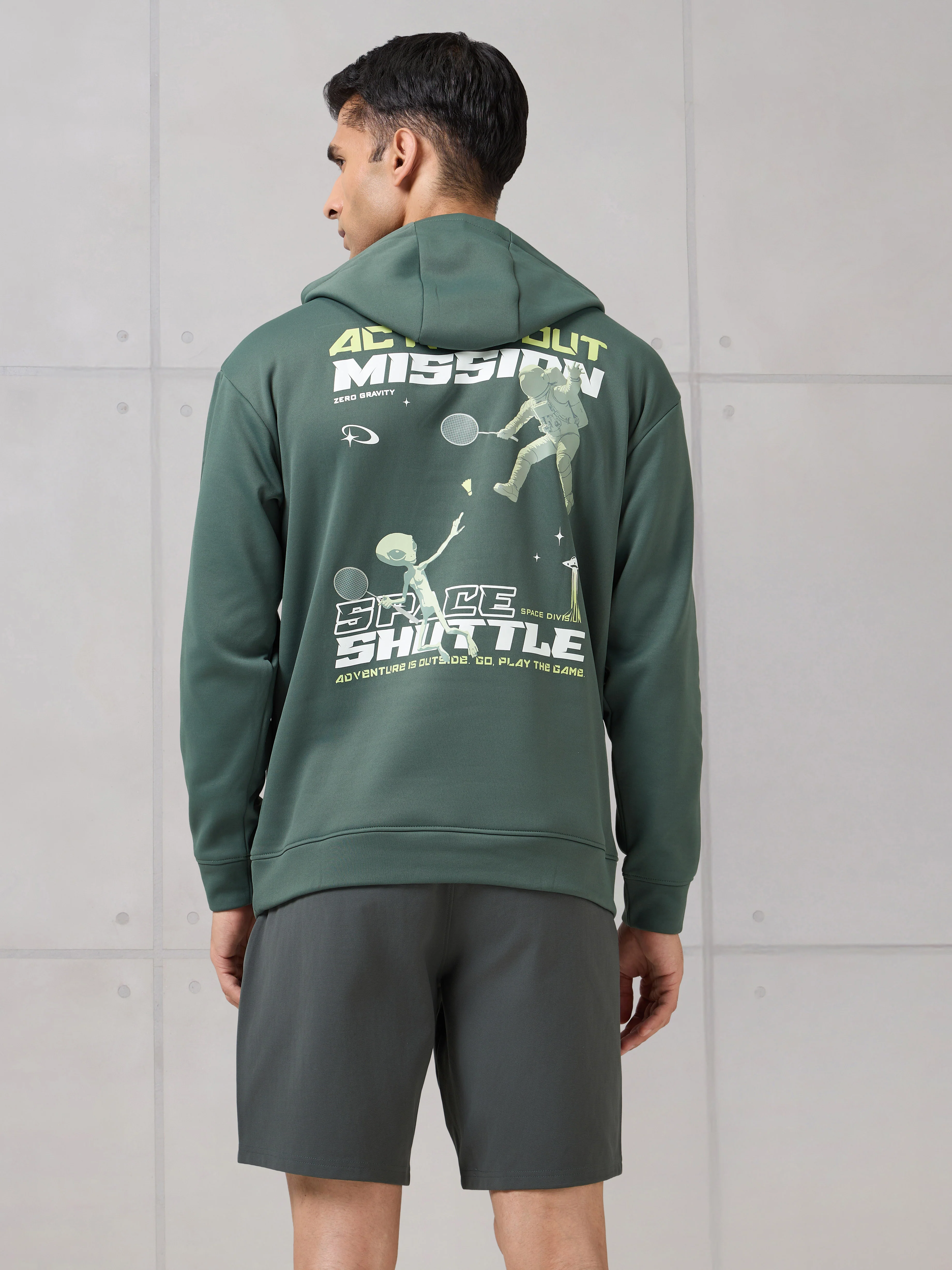 Men Hooded Slim Fit Printed Active Out Sweatshirt with TECHNOWARM+ - Image 3