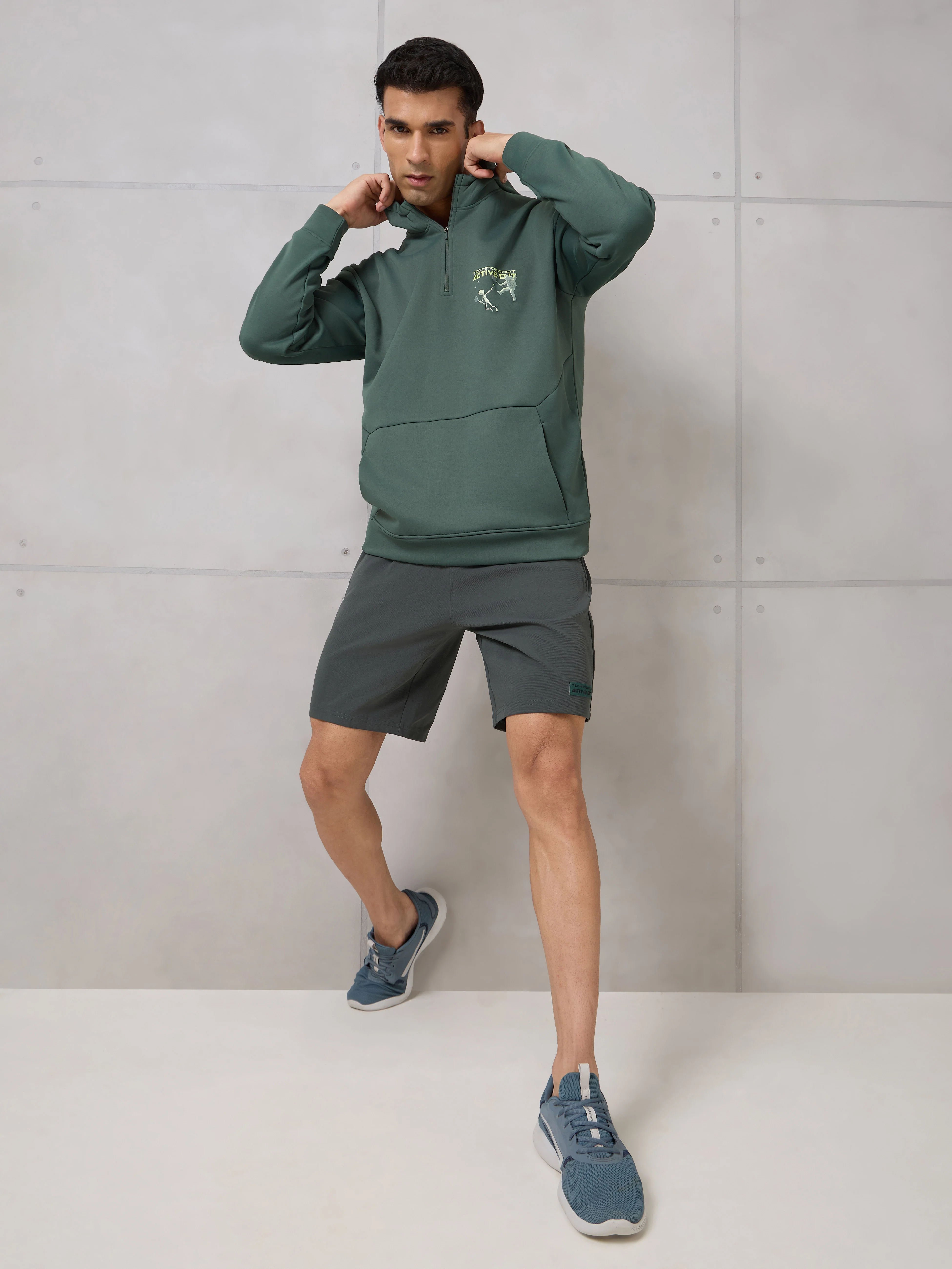 Men Hooded Slim Fit Printed Active Out Sweatshirt with TECHNOWARM+ - Image 5