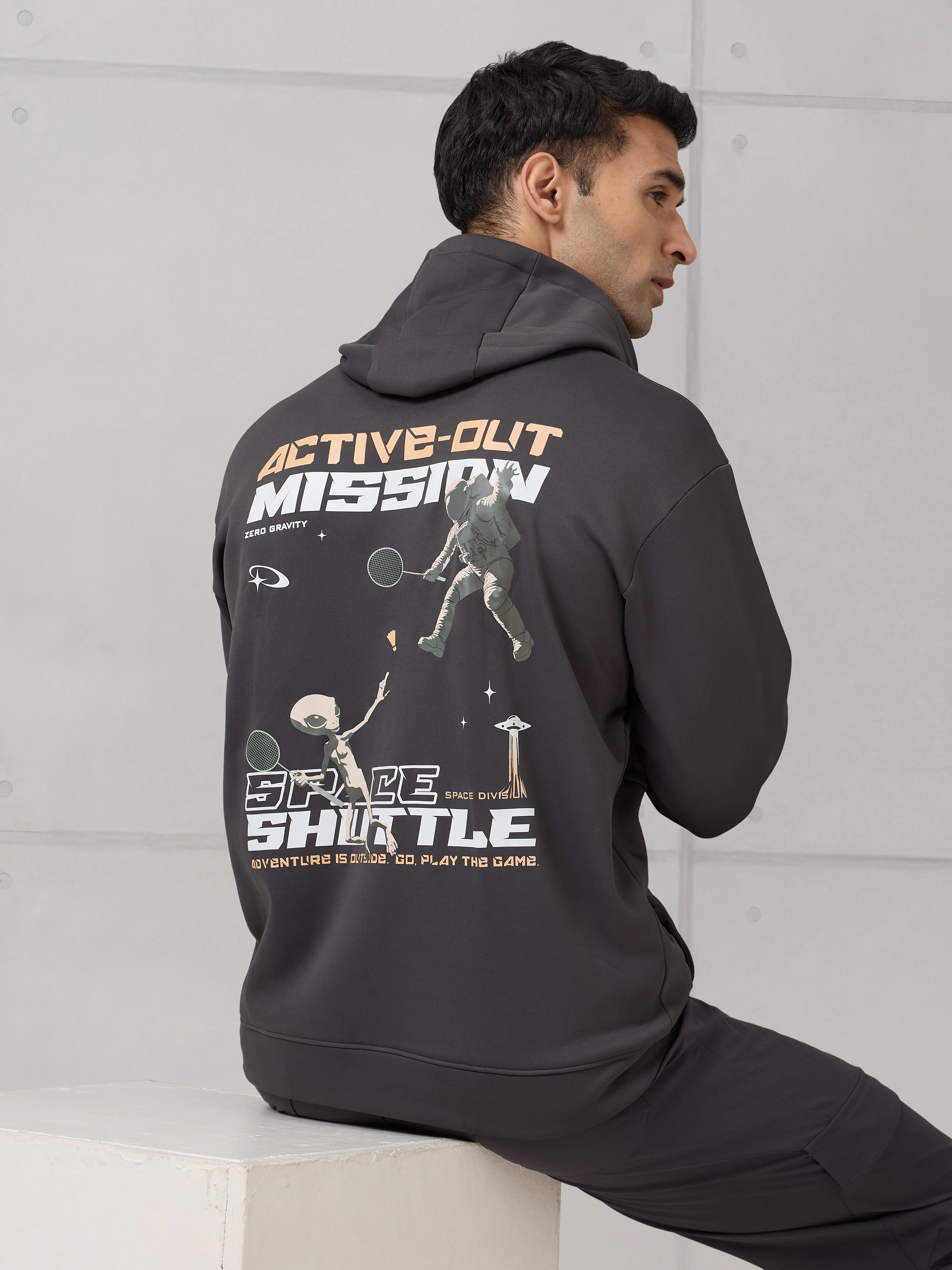 Men Hooded Slim Fit Printed Active Out Sweatshirt with TECHNOWARM+ - Image 4