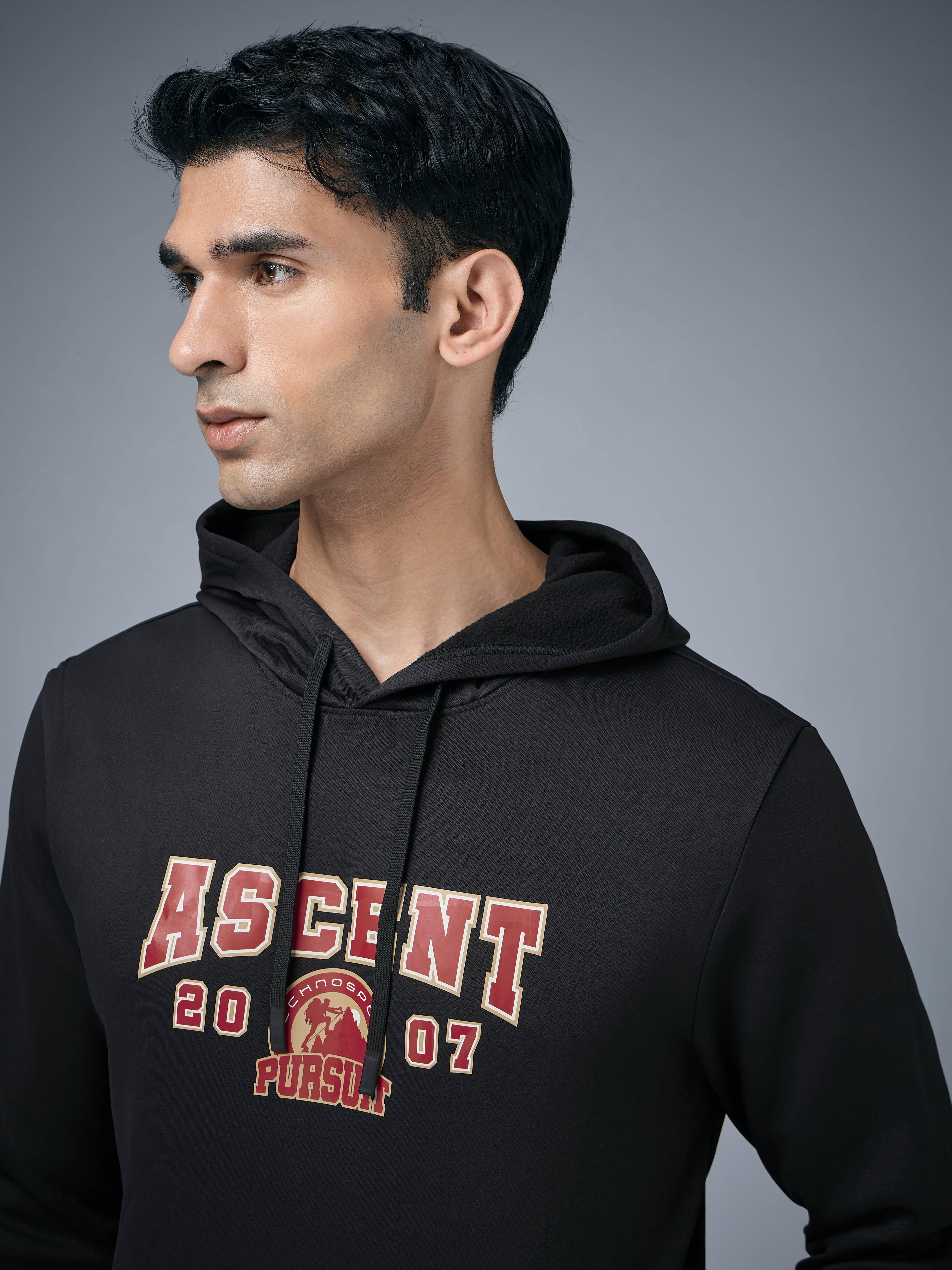Men Printed Slim Fit Hooded Sweatshirt with TECHNOWARM+ - Image 7