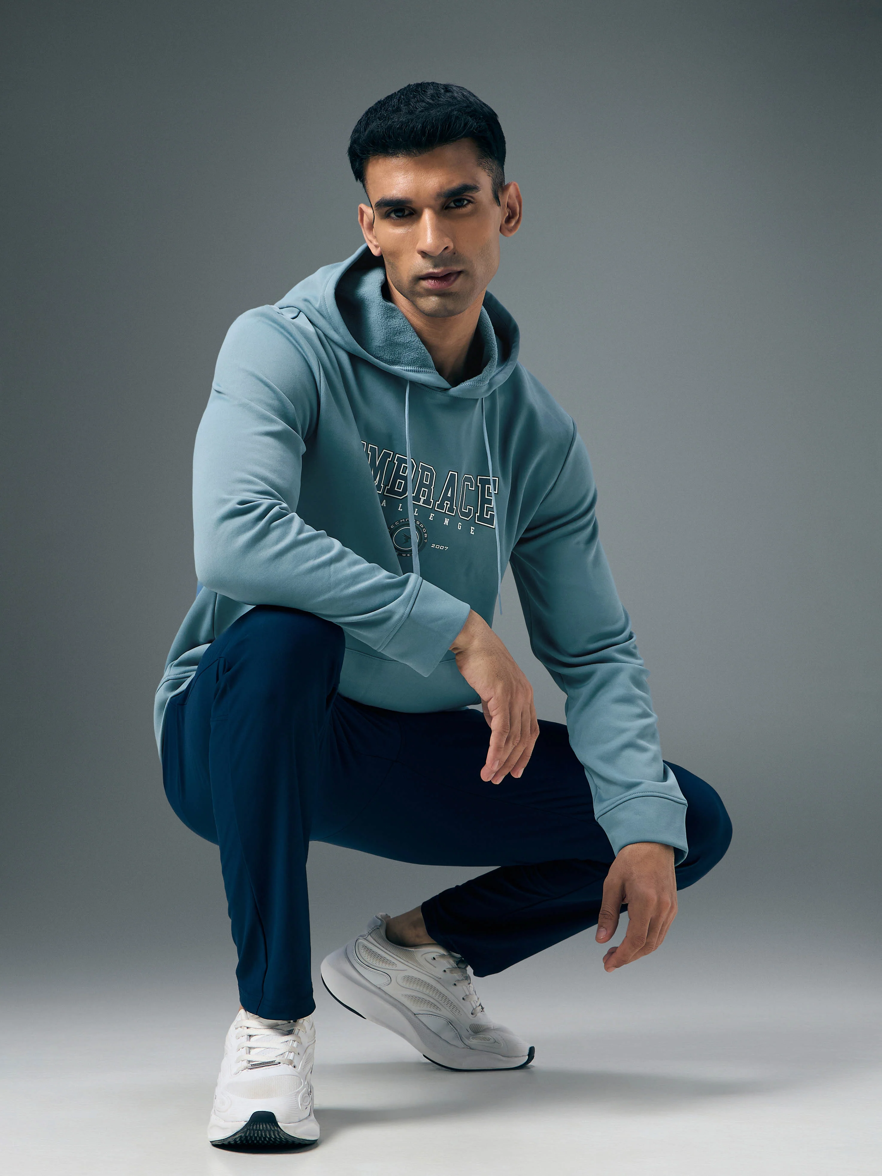Men Printed Slim Fit Hooded Sweatshirt with TECHNOWARM+ - Image 7