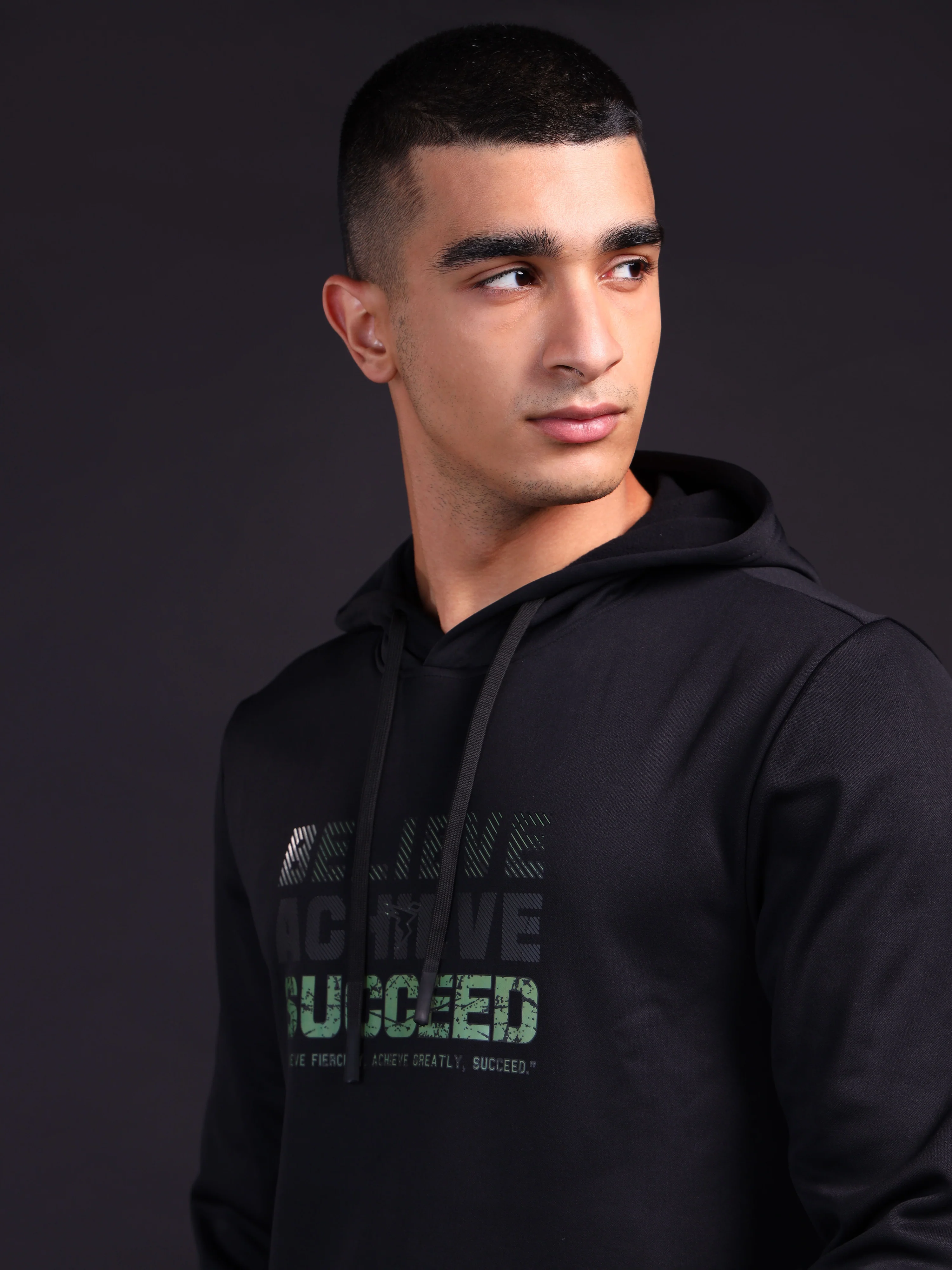 Men Printed Slim Fit Hooded Sweatshirt with TECHNOWARM+ - Image 6