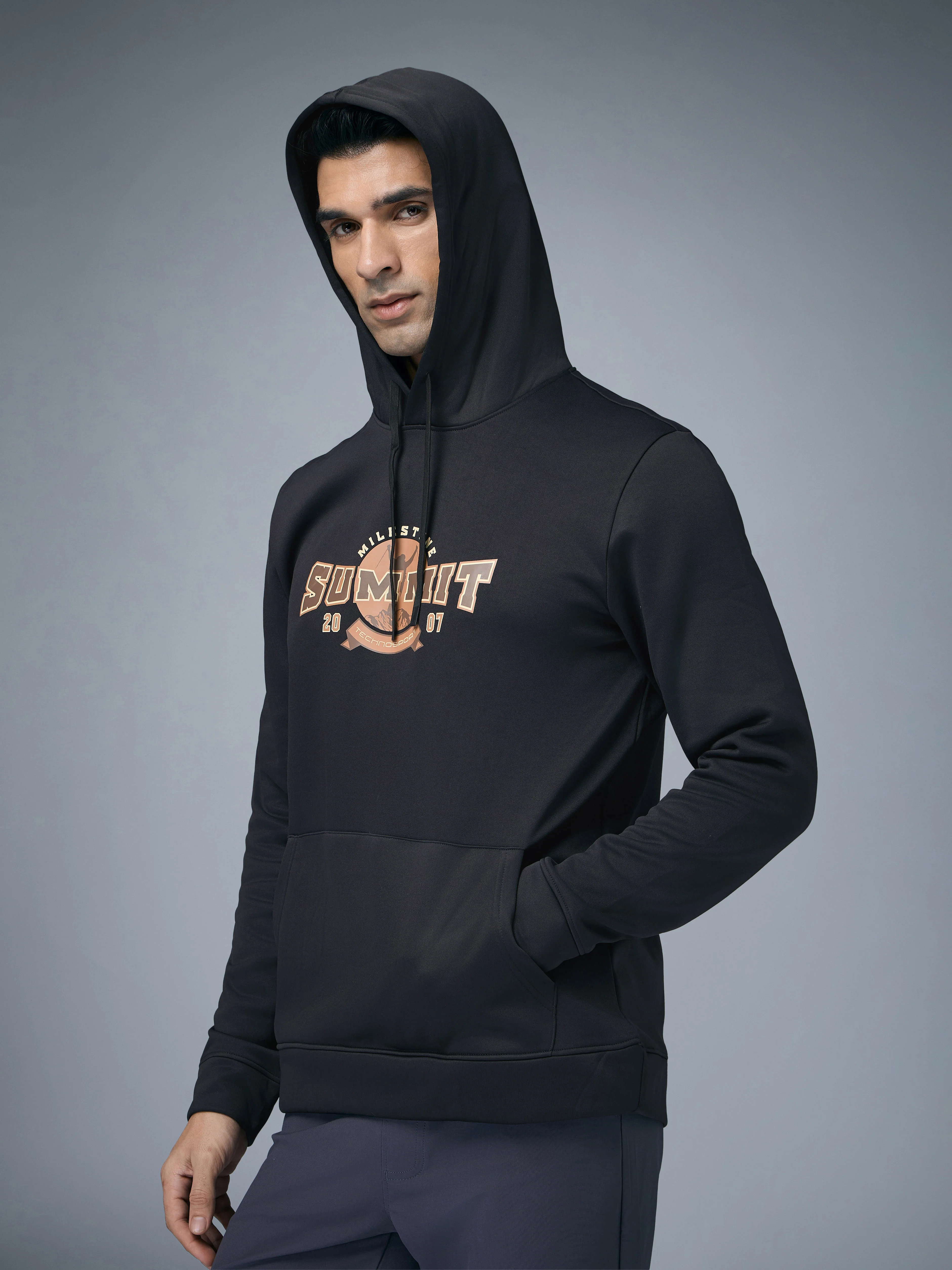 Men Printed Slim Fit Hooded Sweatshirt with TECHNOWARM+ - Image 2