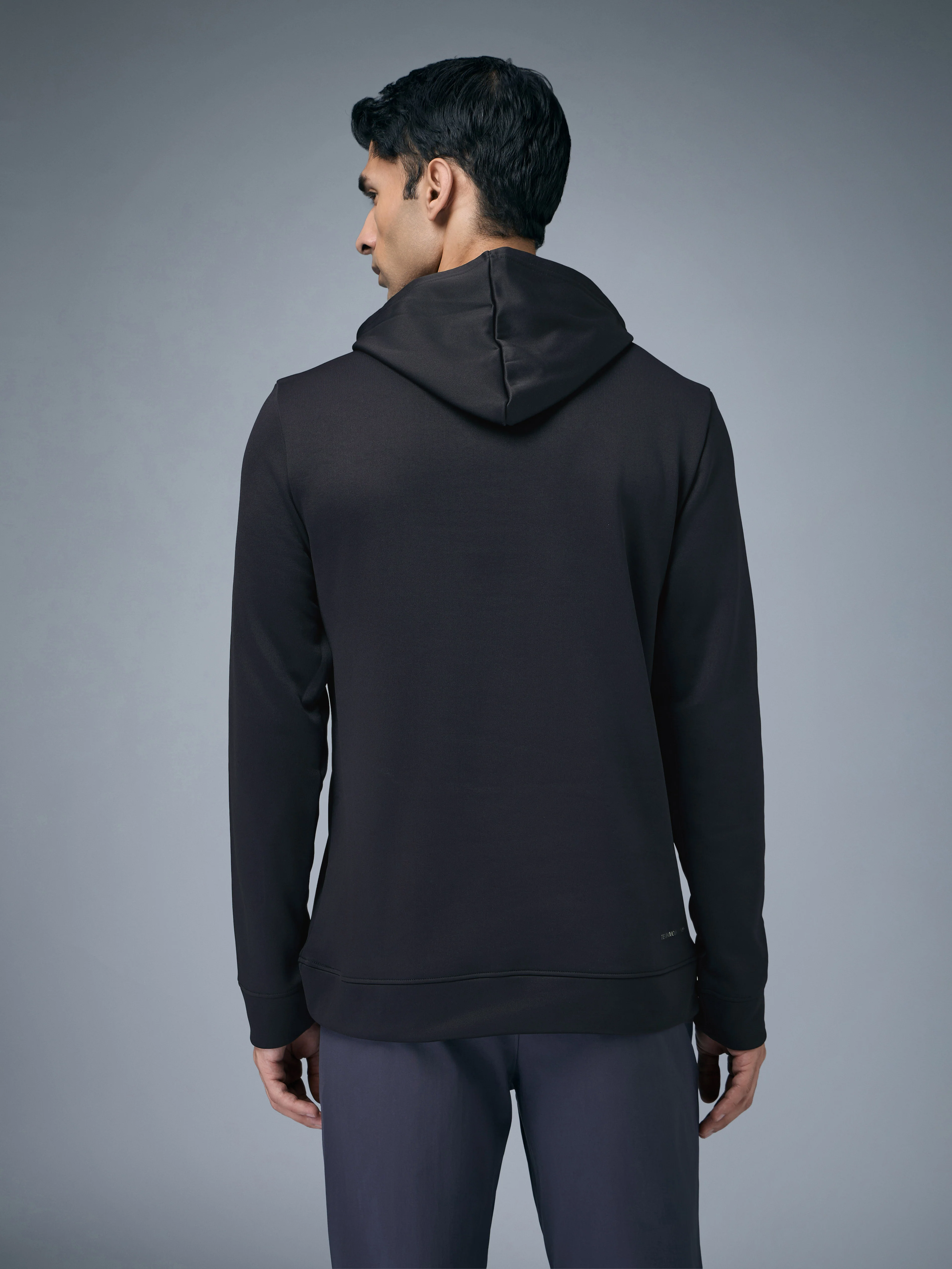 Men Printed Slim Fit Hooded Sweatshirt with TECHNOWARM+ - Image 4