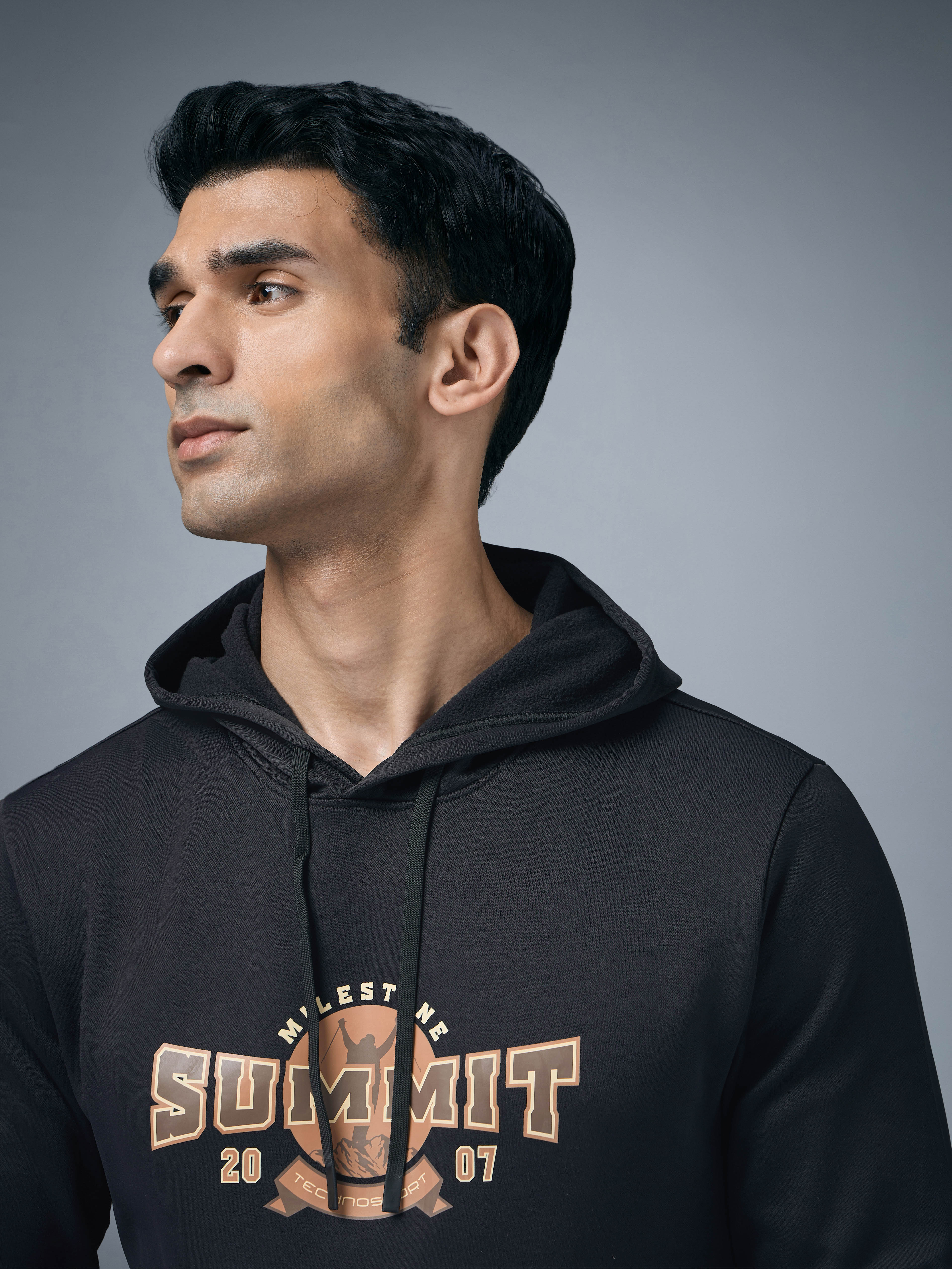 Men Printed Slim Fit Hooded Sweatshirt with TECHNOWARM+ - Image 7