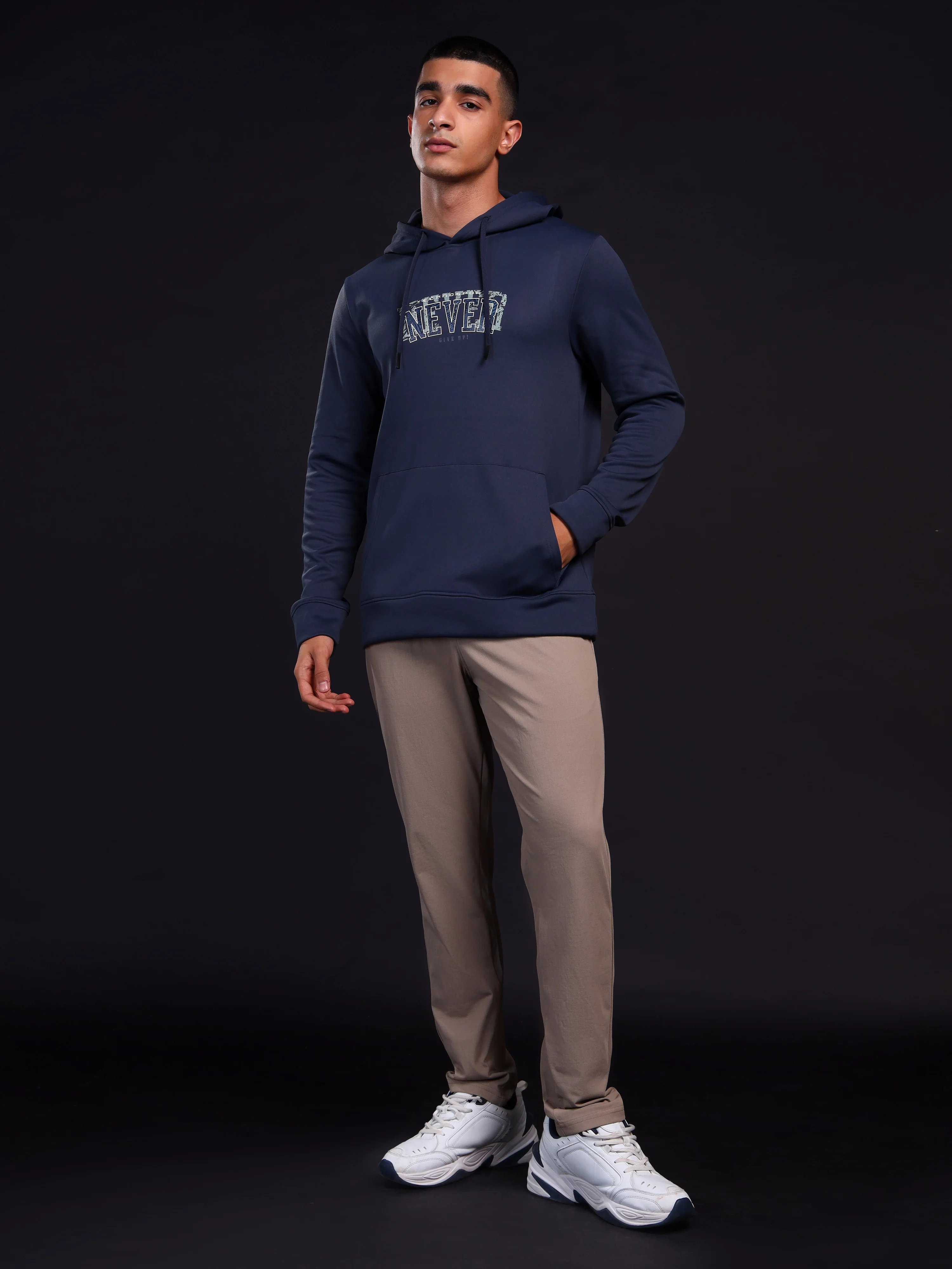 Men Printed Slim Fit Hooded Sweatshirt with TECHNOWARM+ - Image 4