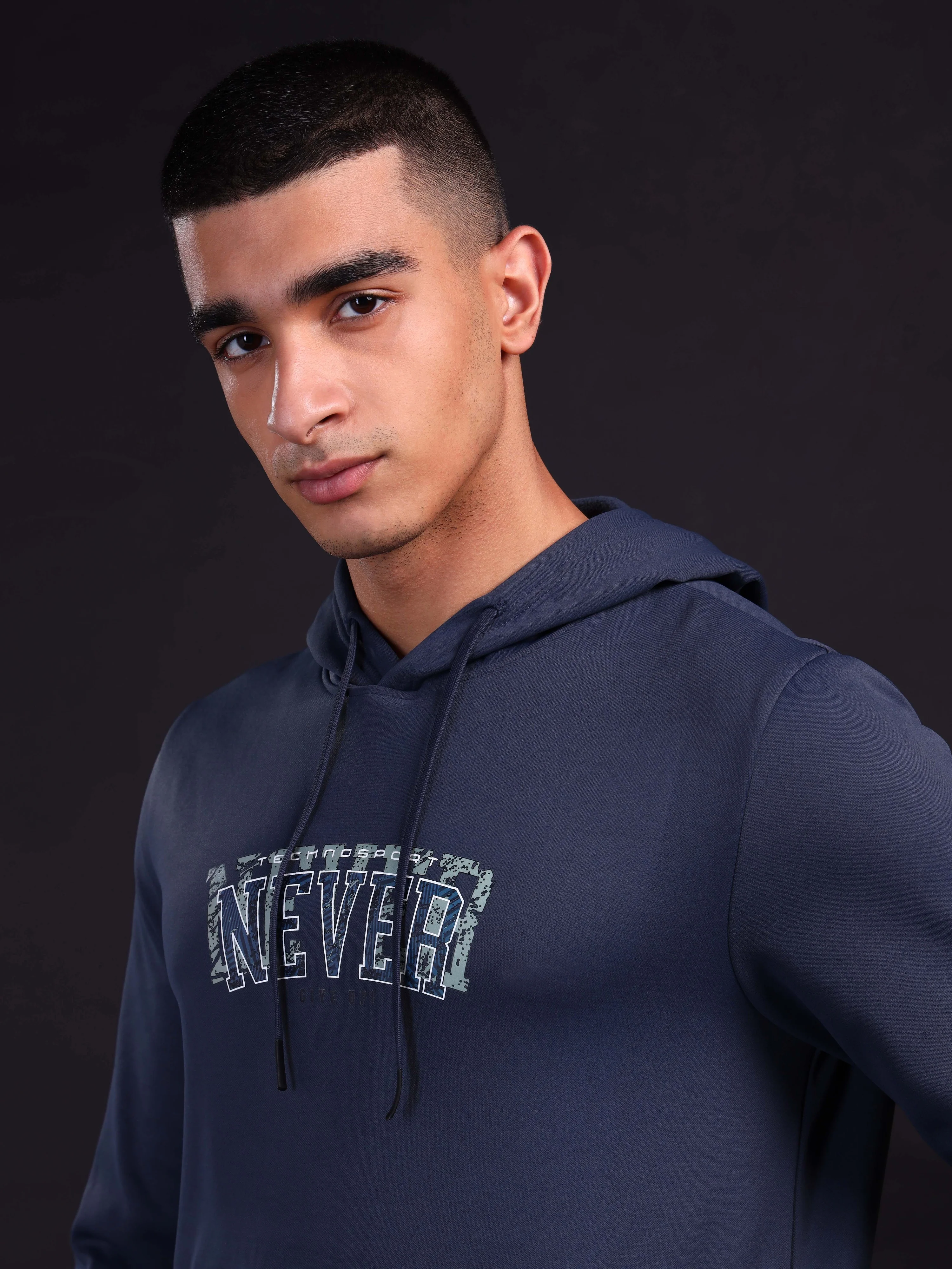 Men Printed Slim Fit Hooded Sweatshirt with TECHNOWARM+ - Image 5