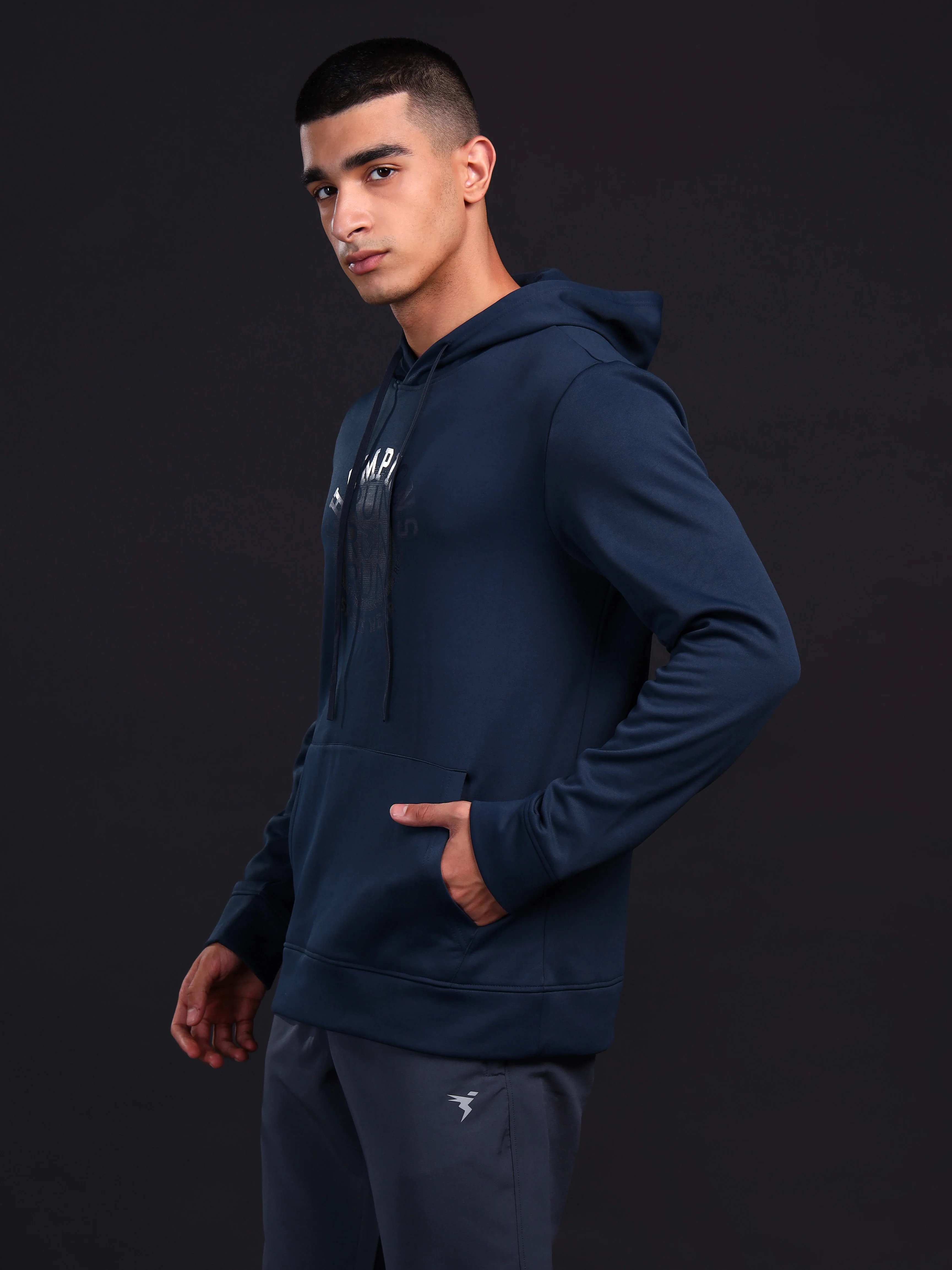 Men Printed Slim Fit Hooded Sweatshirt with TECHNOWARM+ - Image 3