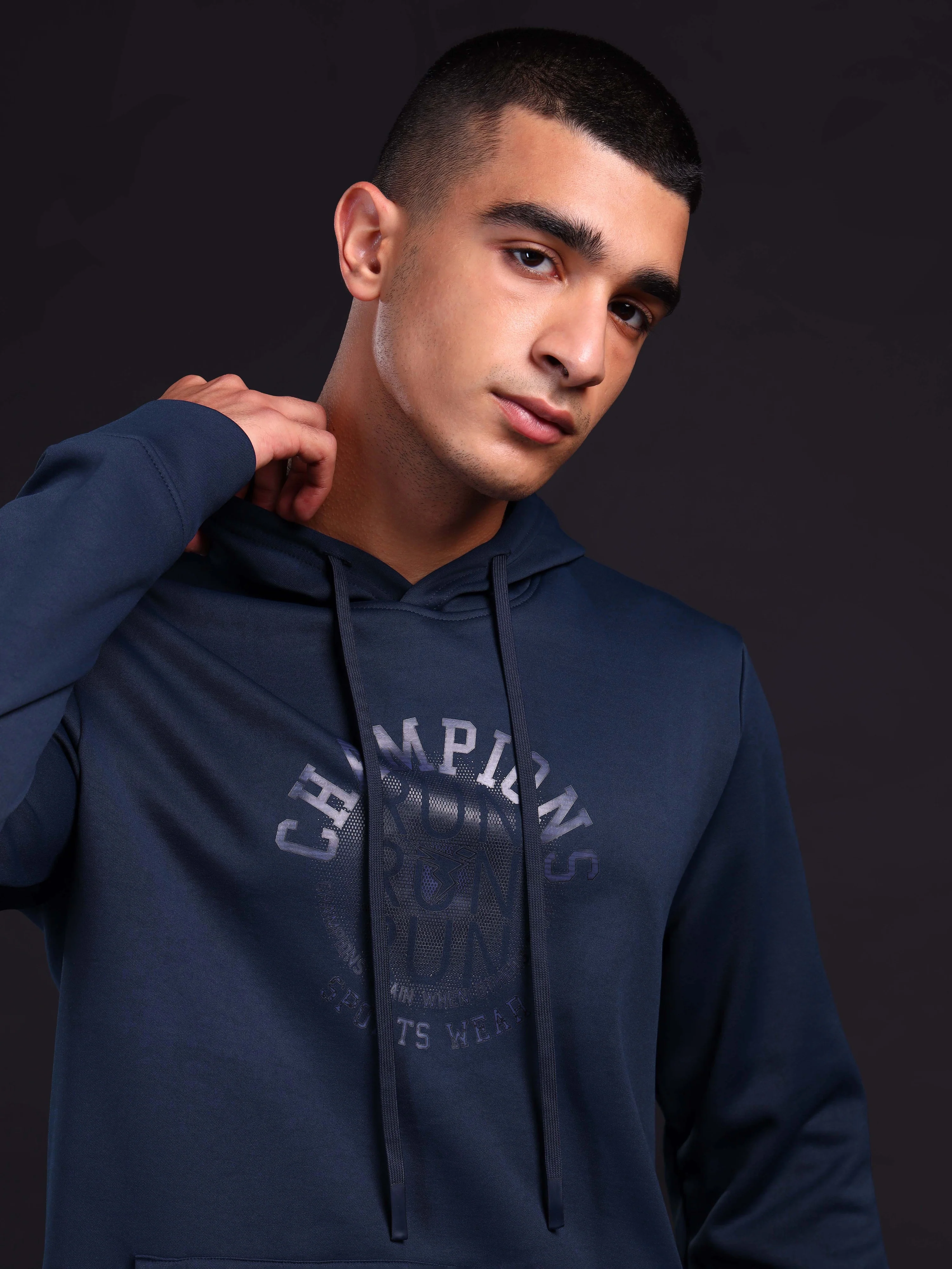 Men Printed Slim Fit Hooded Sweatshirt with TECHNOWARM+ - Image 5
