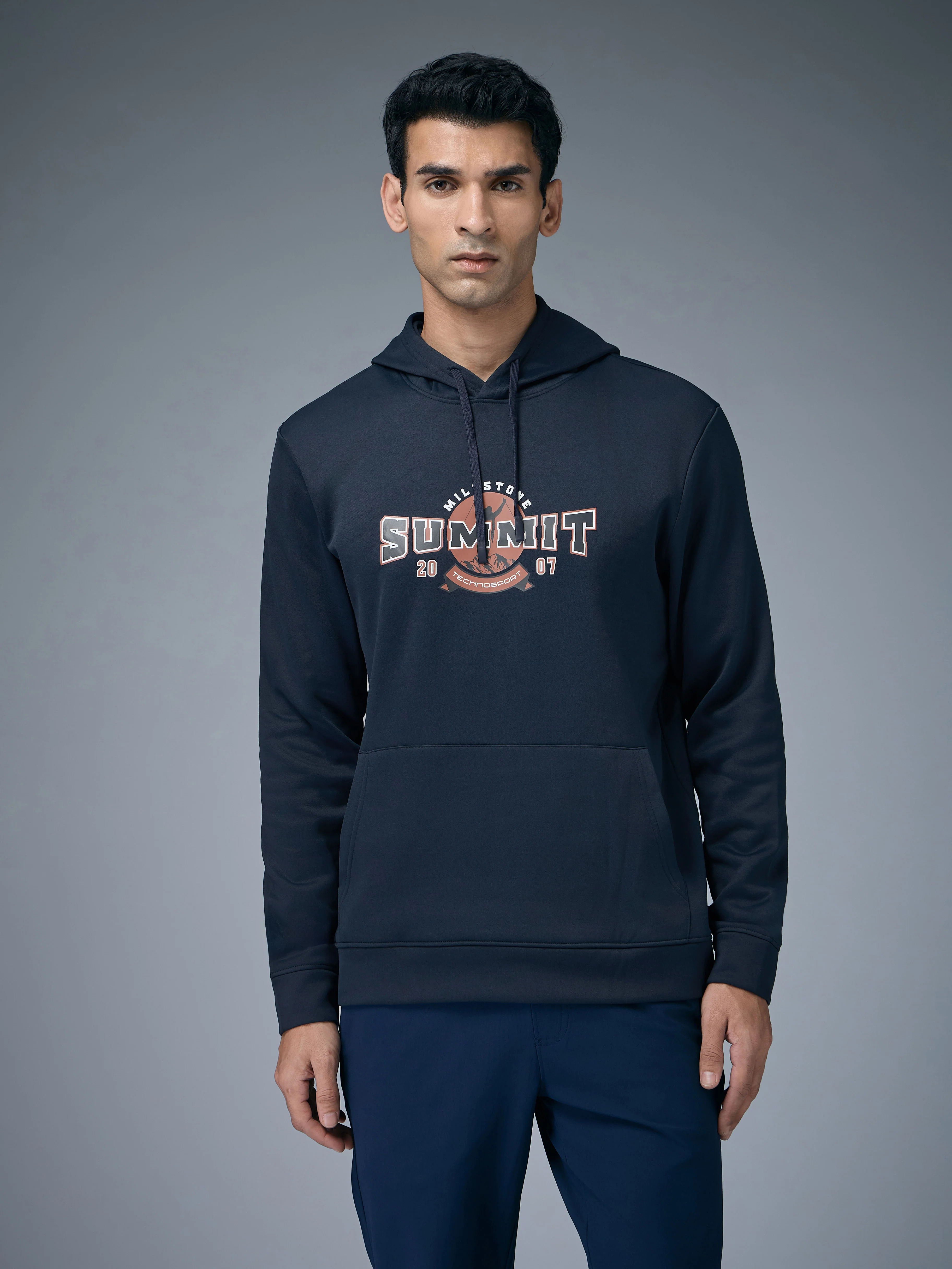Men Printed Slim Fit Hooded Sweatshirt with TECHNOWARM+ - Image 3