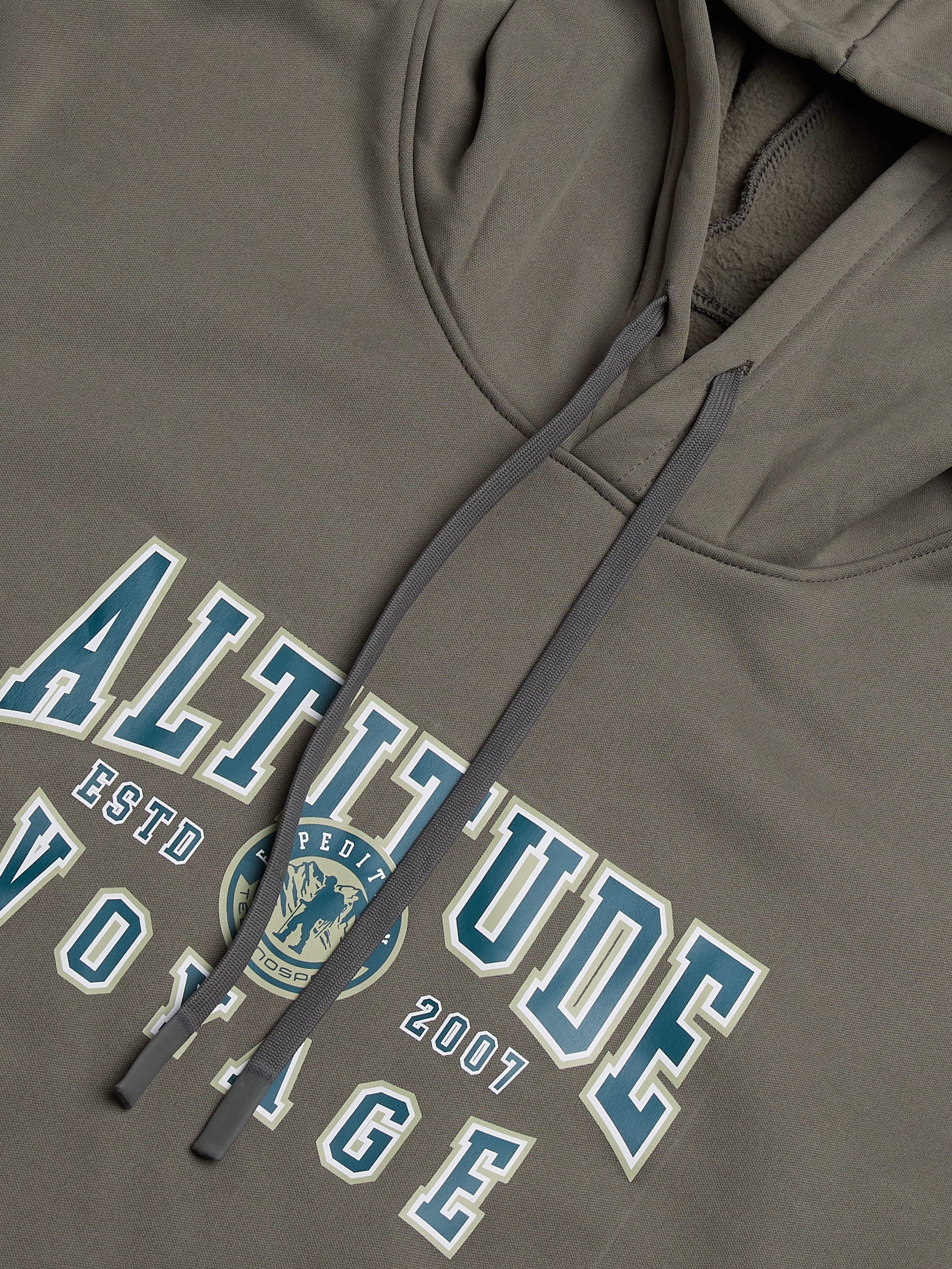 Men Printed Slim Fit Hooded Sweatshirt with TECHNOWARM+ - Image 7