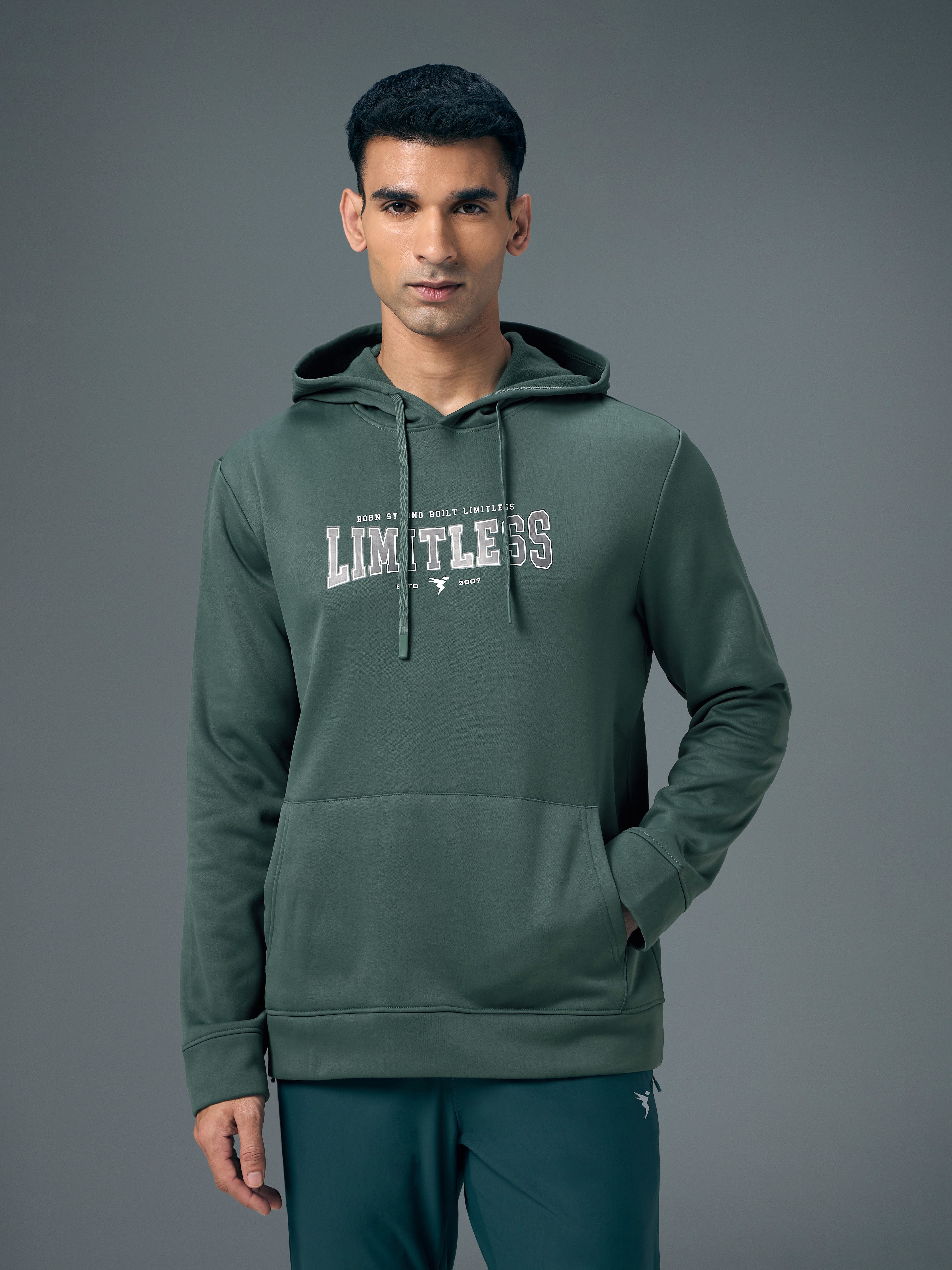 Men Printed Slim Fit Hooded Sweatshirt with TECHNOWARM+ - Image 3