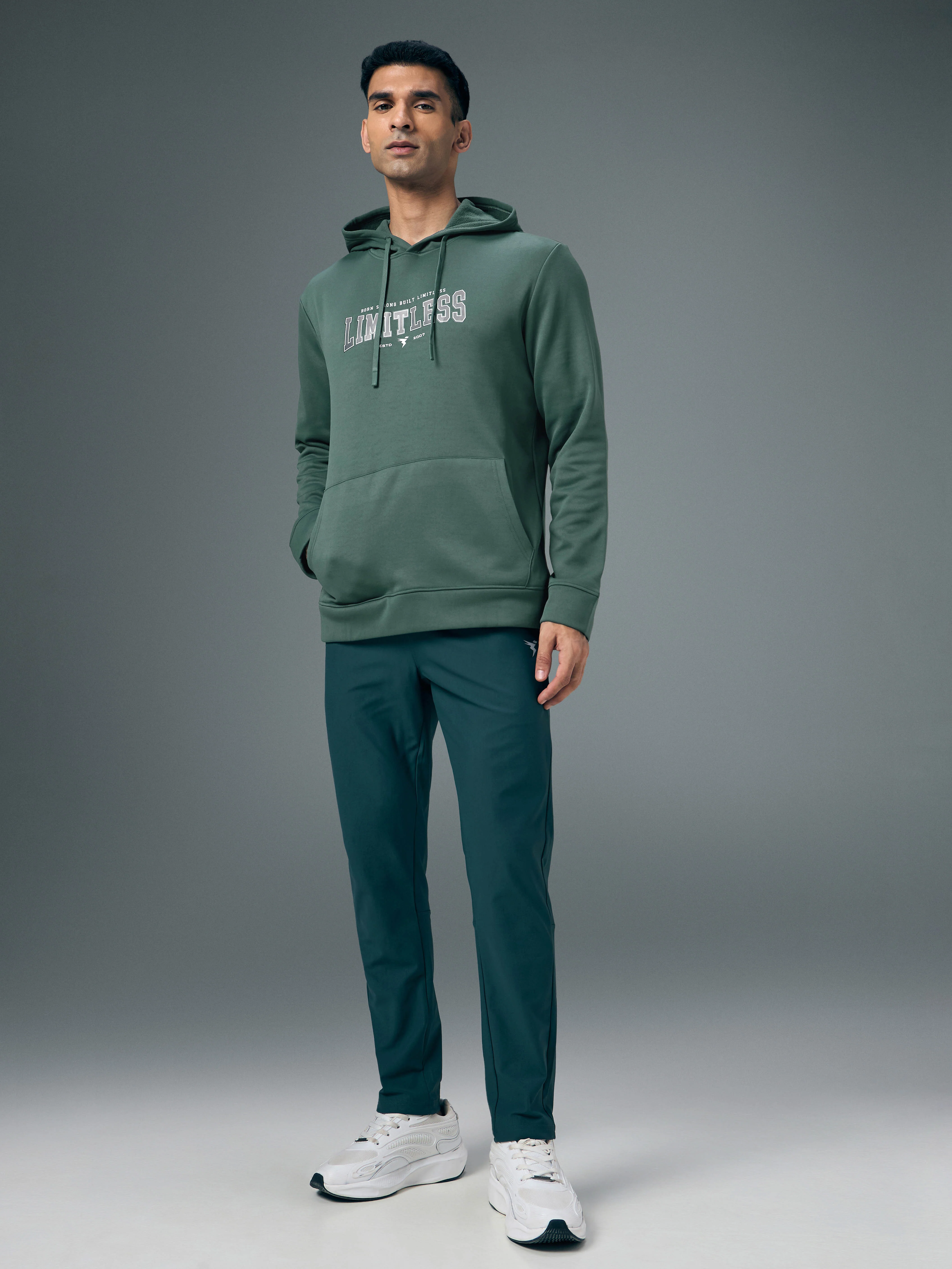 Men Printed Slim Fit Hooded Sweatshirt with TECHNOWARM+ - Image 6