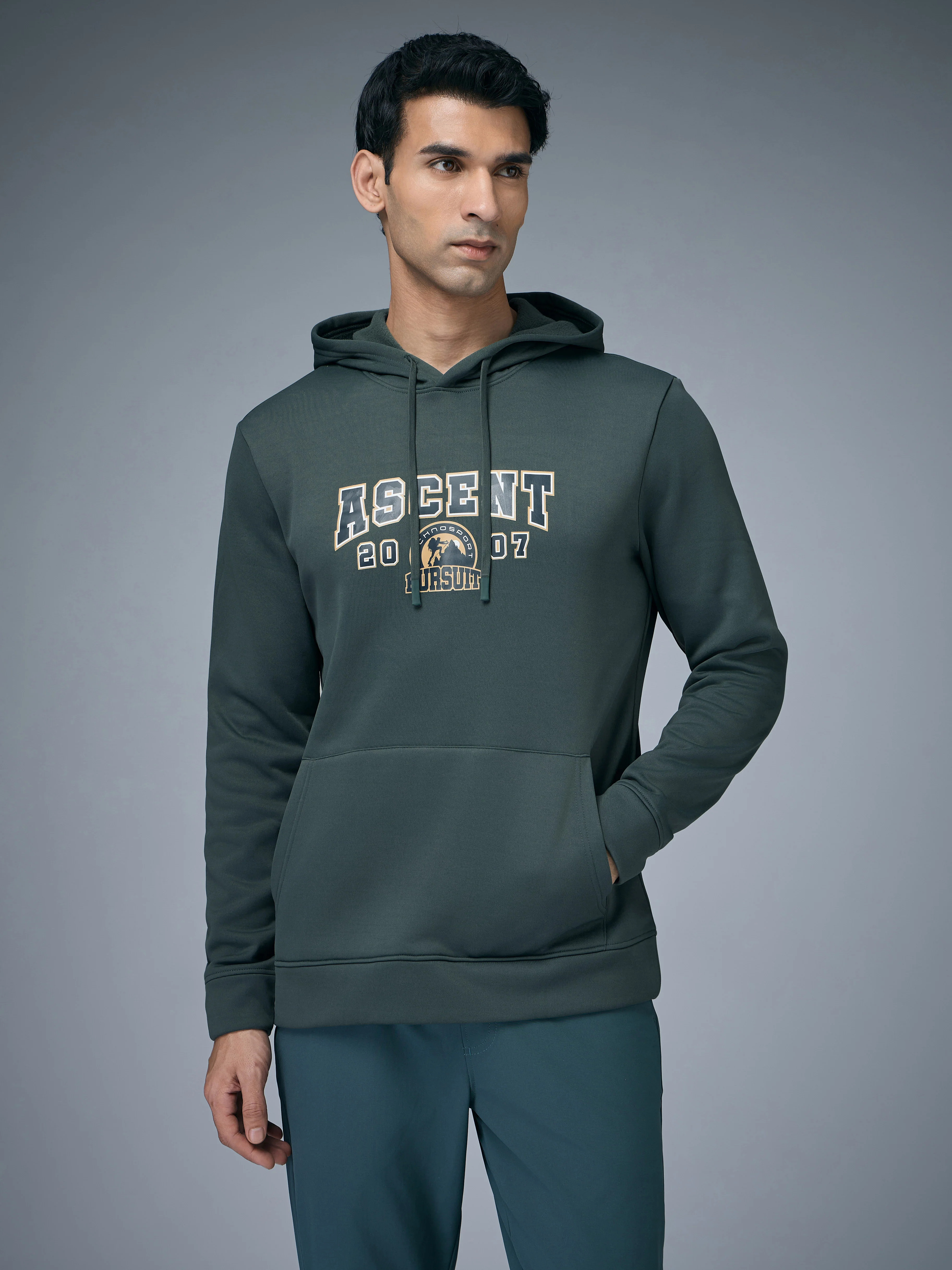 Men Printed Slim Fit Hooded Sweatshirt with TECHNOWARM+ - Image 3