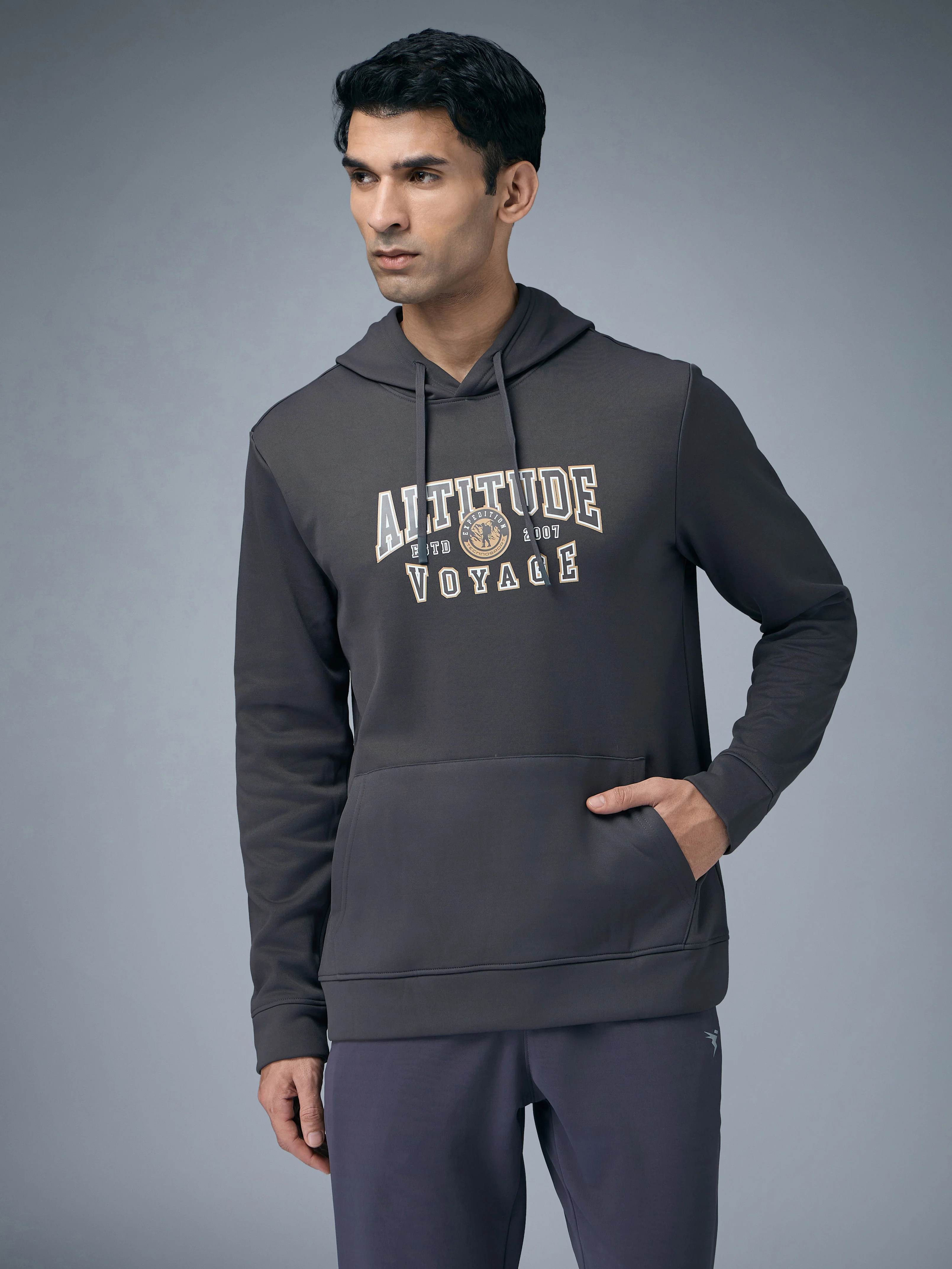 Men Printed Slim Fit Hooded Sweatshirt with TECHNOWARM+ - Image 3
