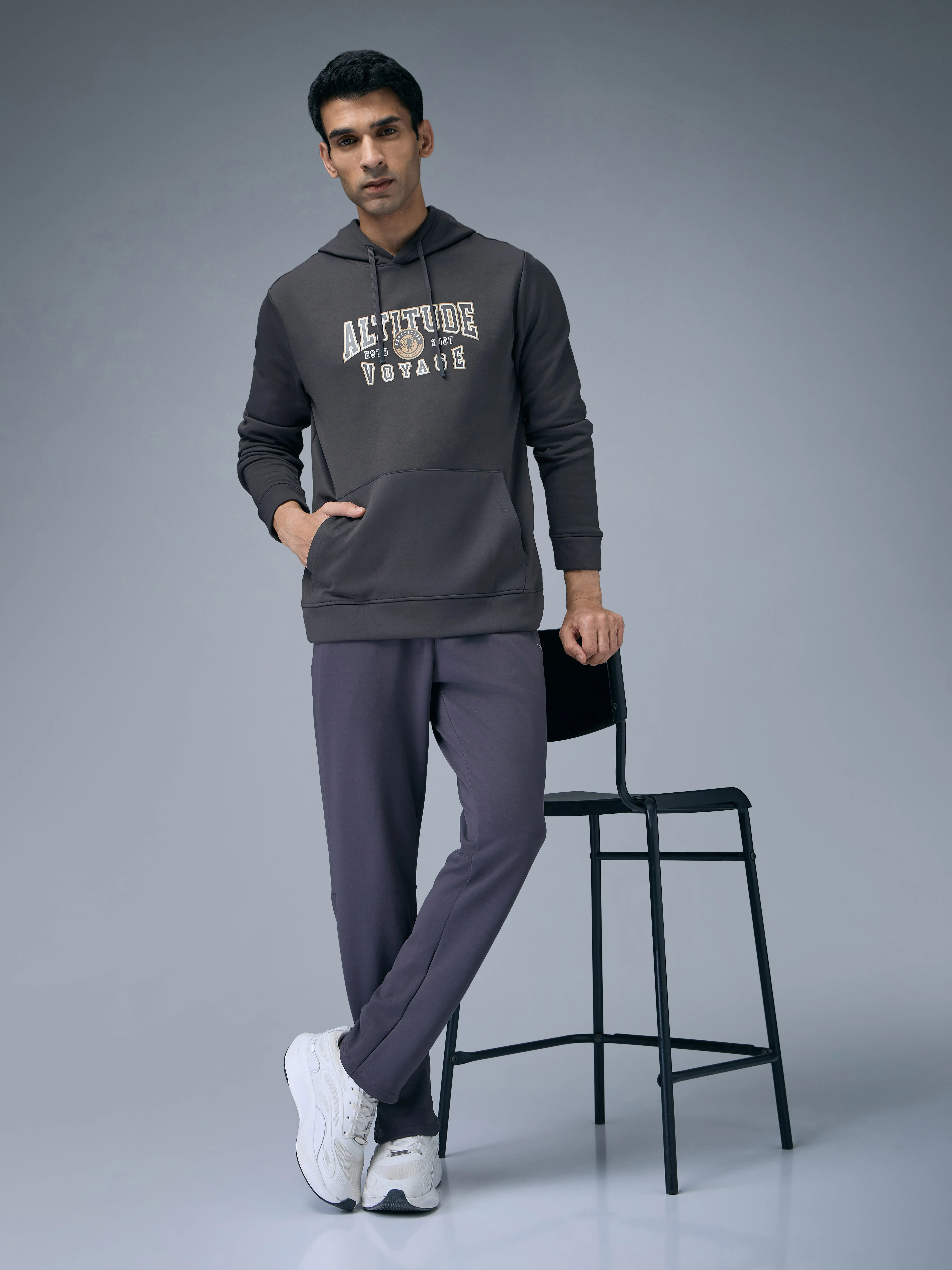 Men Printed Slim Fit Hooded Sweatshirt with TECHNOWARM+ - Image 6