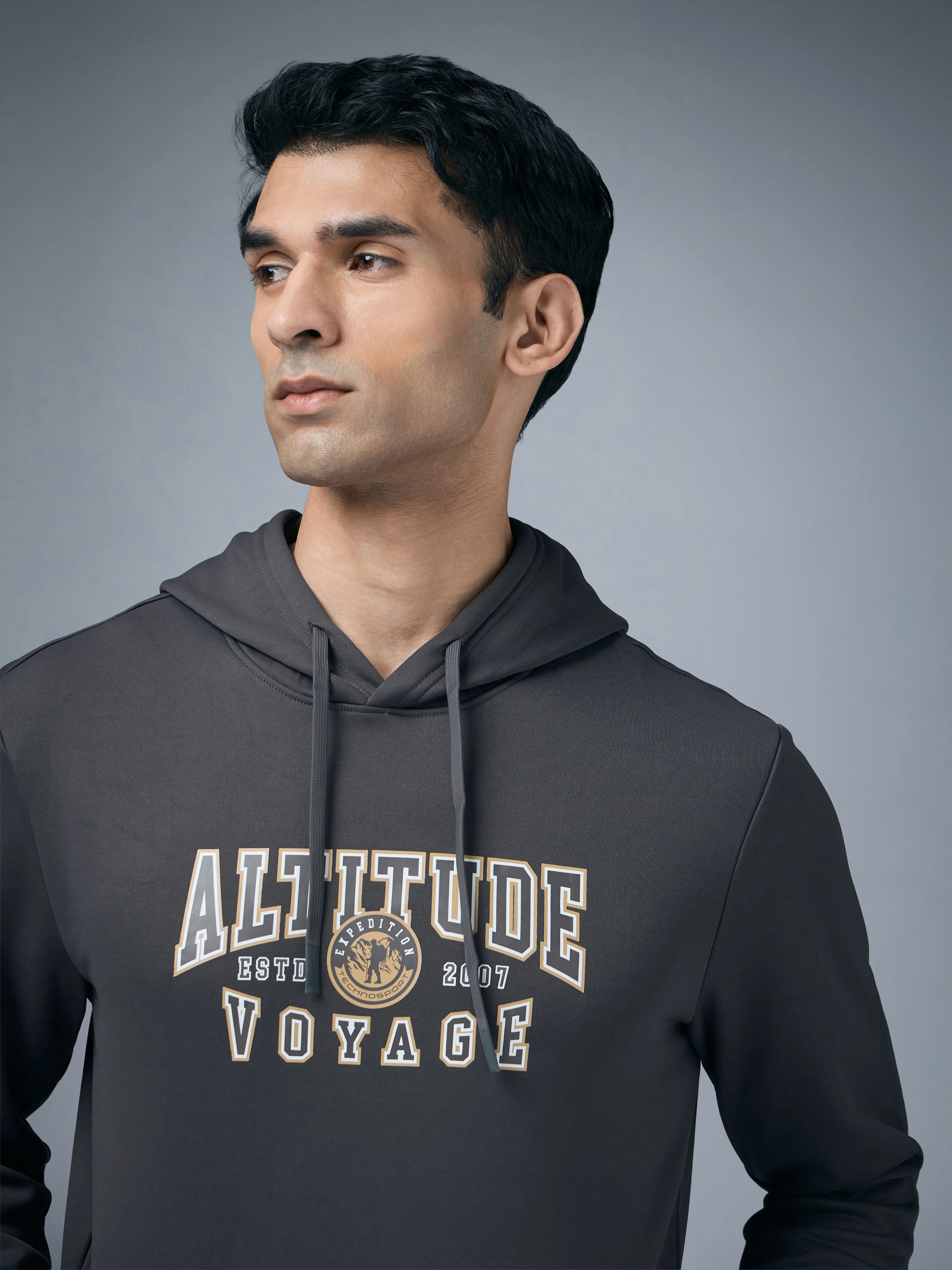 Men Printed Slim Fit Hooded Sweatshirt with TECHNOWARM+ - Image 7