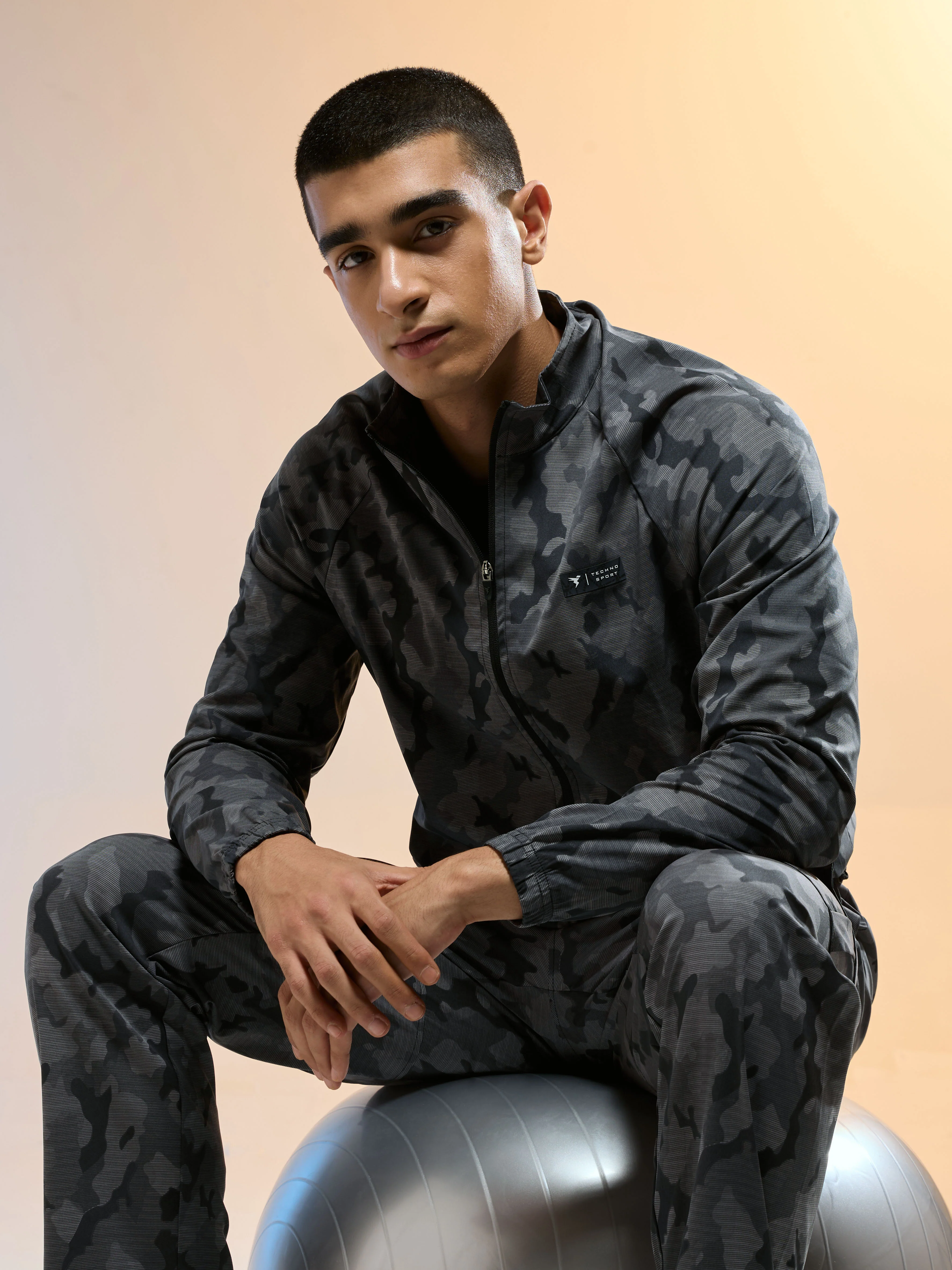Men Printed Slim Fit Mock Neck Jacket with TS FLEXI