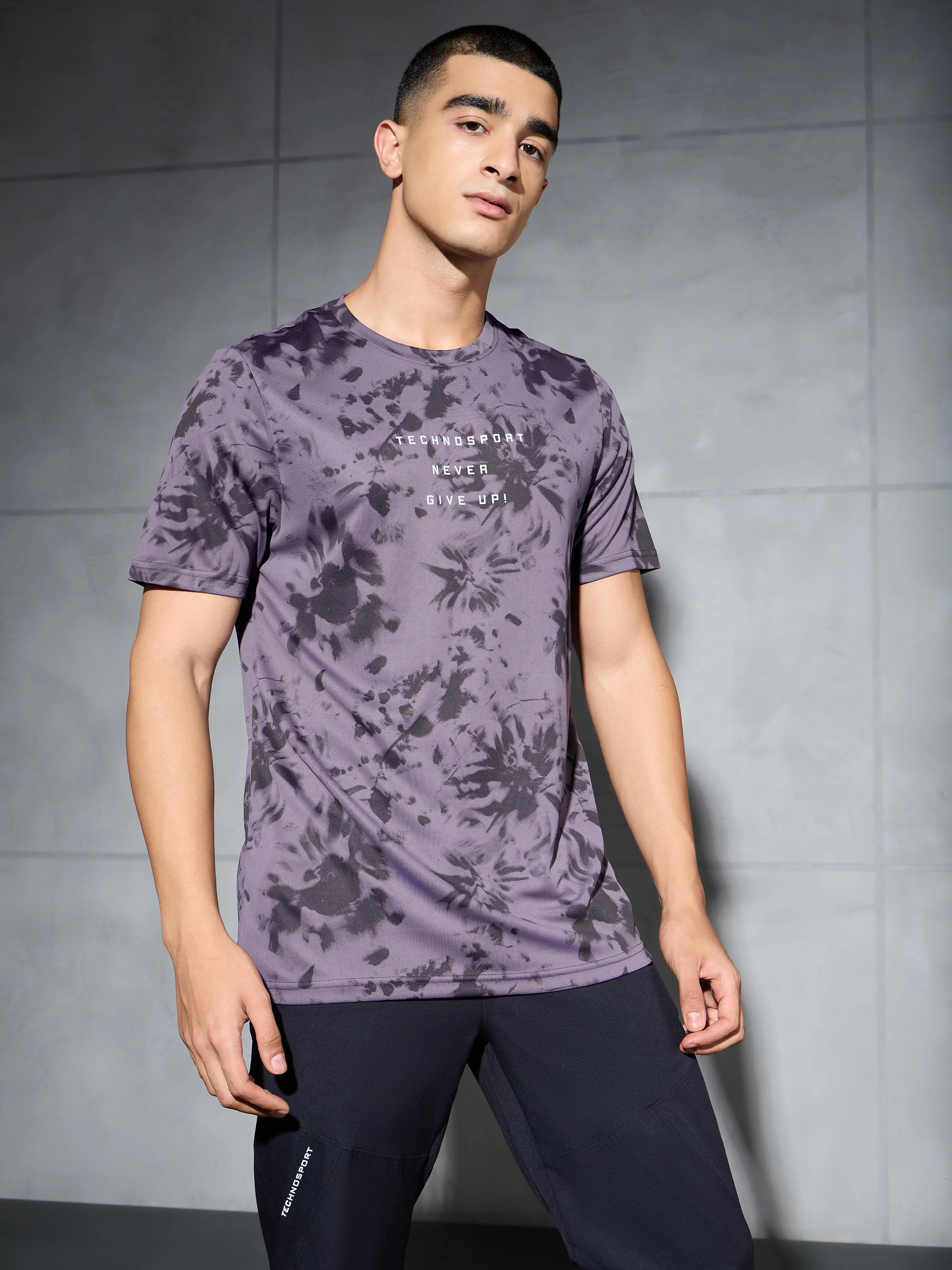Men Printed Slim Fit Round Neck T-shirt with TECHNOCOOL+