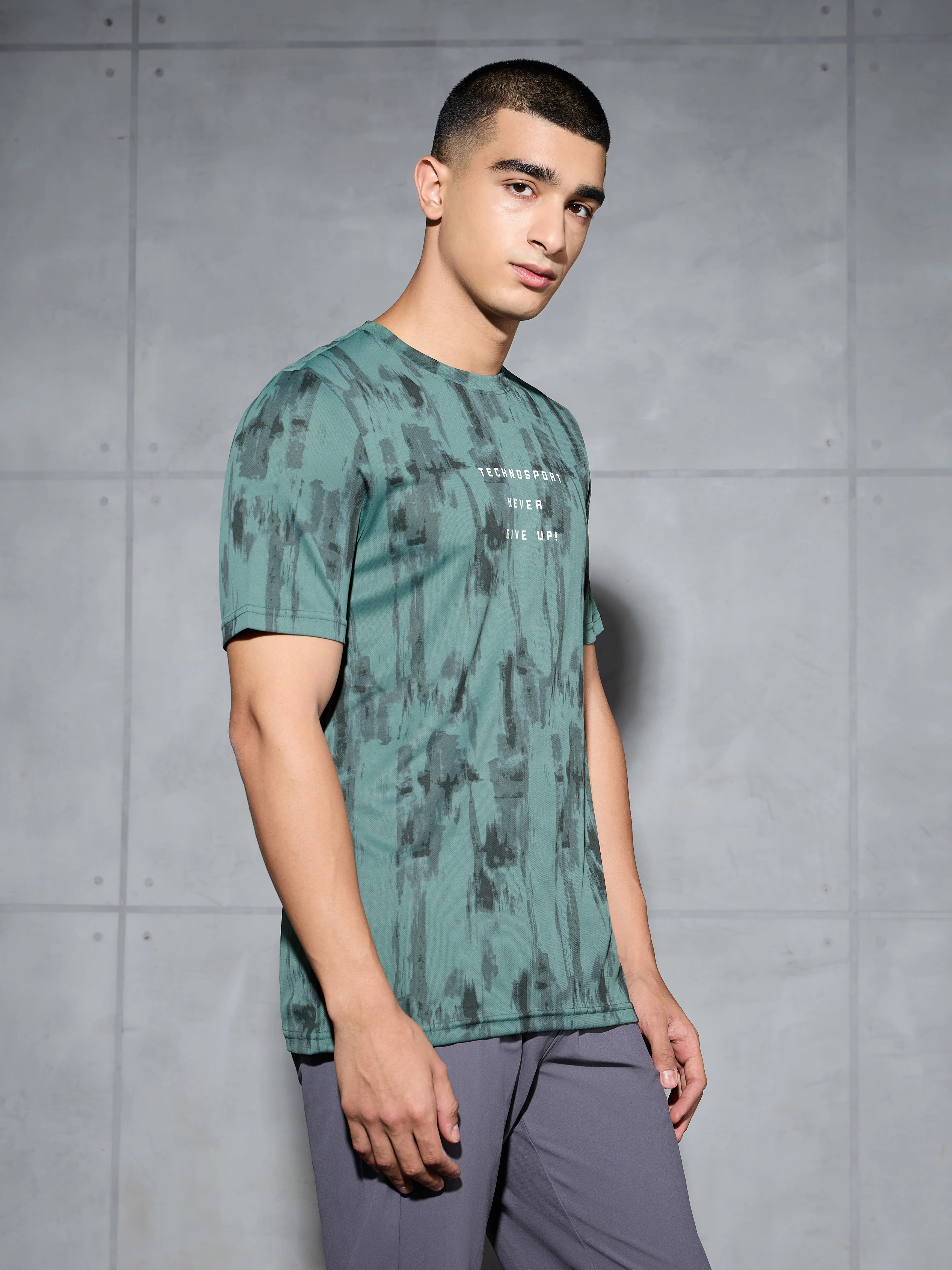 Men Printed Slim Fit Round Neck T-shirt with TECHNOCOOL+ - Image 3