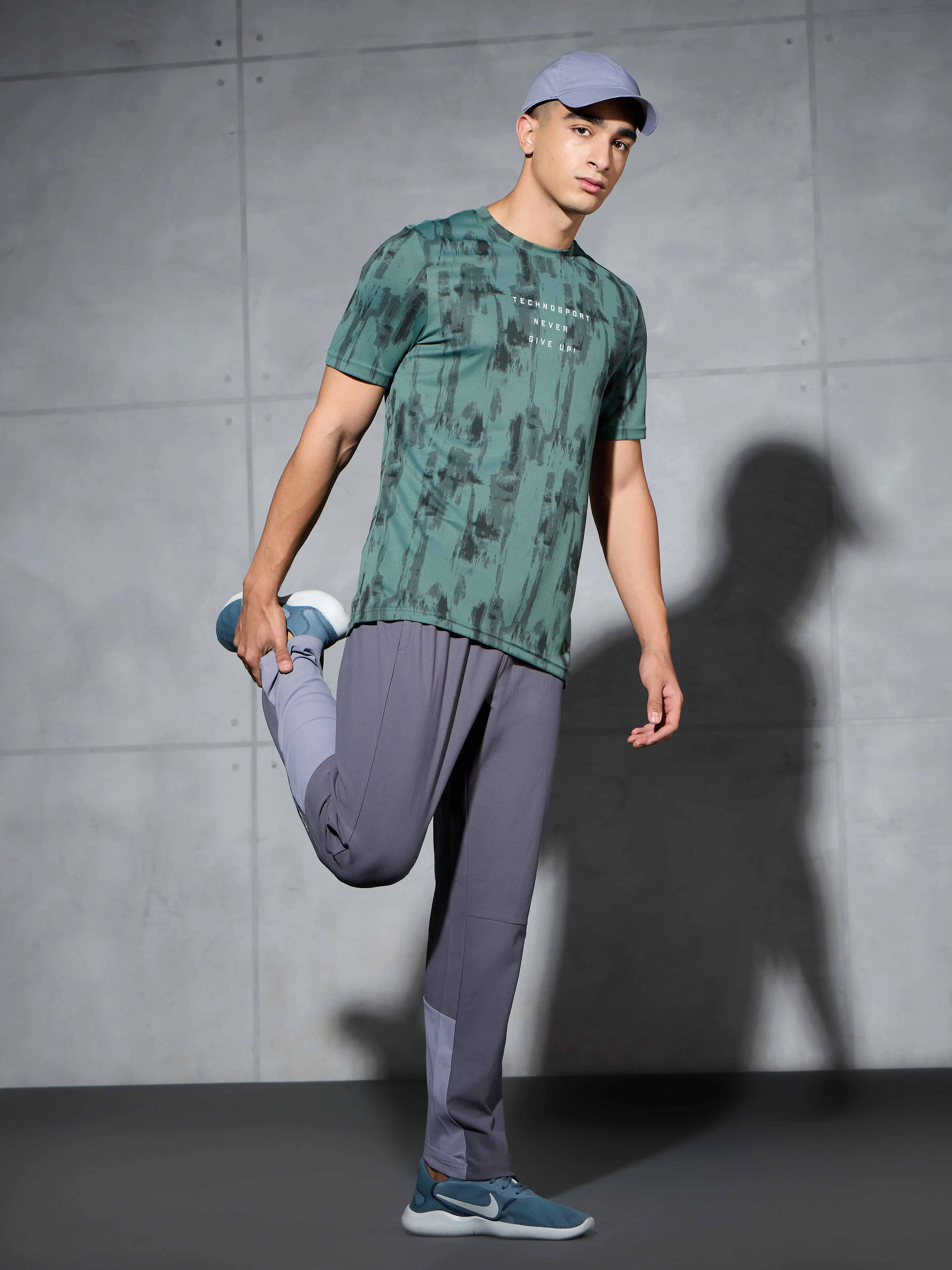 Men Printed Slim Fit Round Neck T-shirt with TECHNOCOOL+ - Image 4