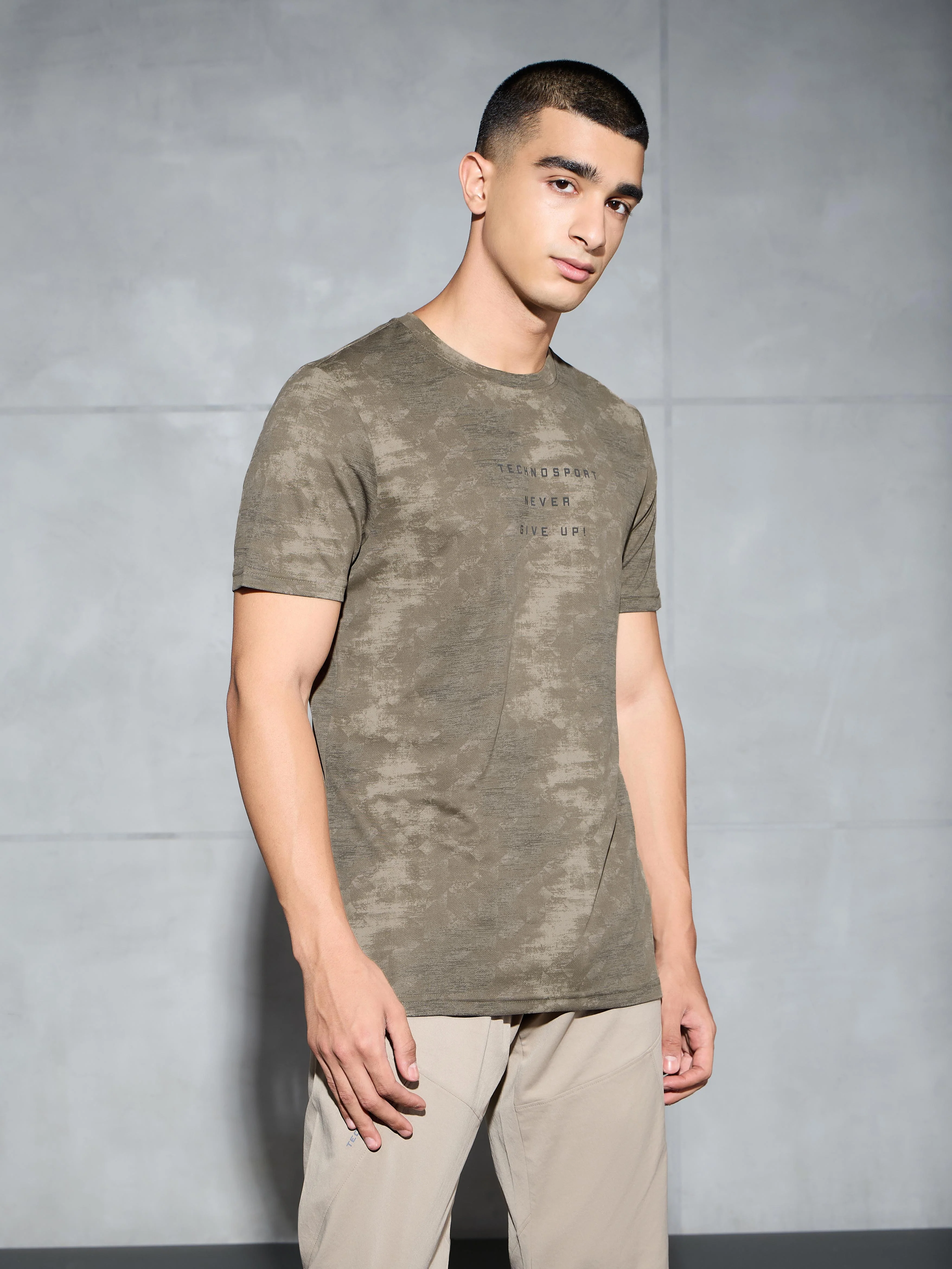 Men Printed Slim Fit Round Neck T-shirt with TECHNOCOOL+ - Image 4