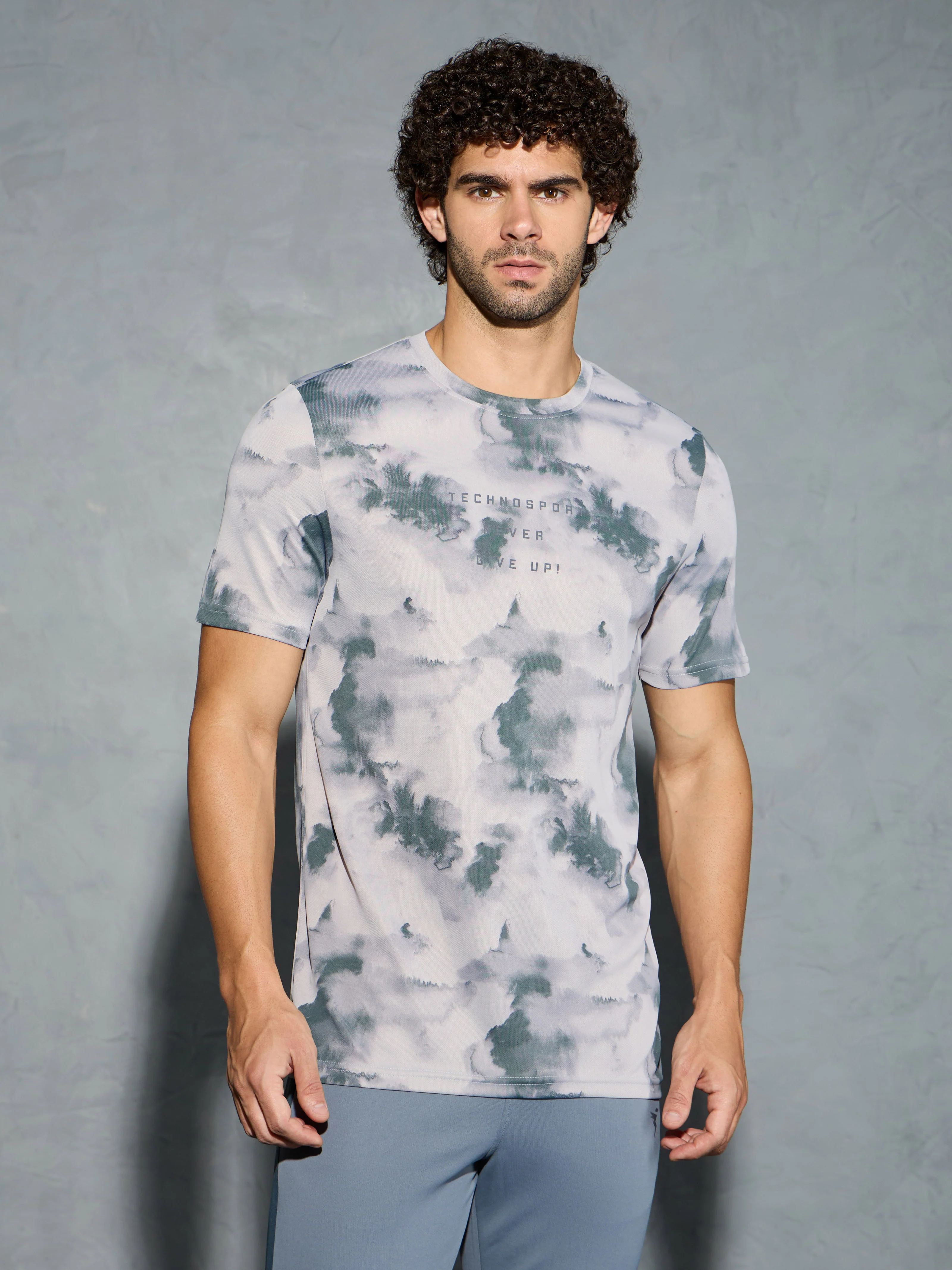 Men Printed Slim Fit Round Neck T-shirt with TECHNOCOOL+
