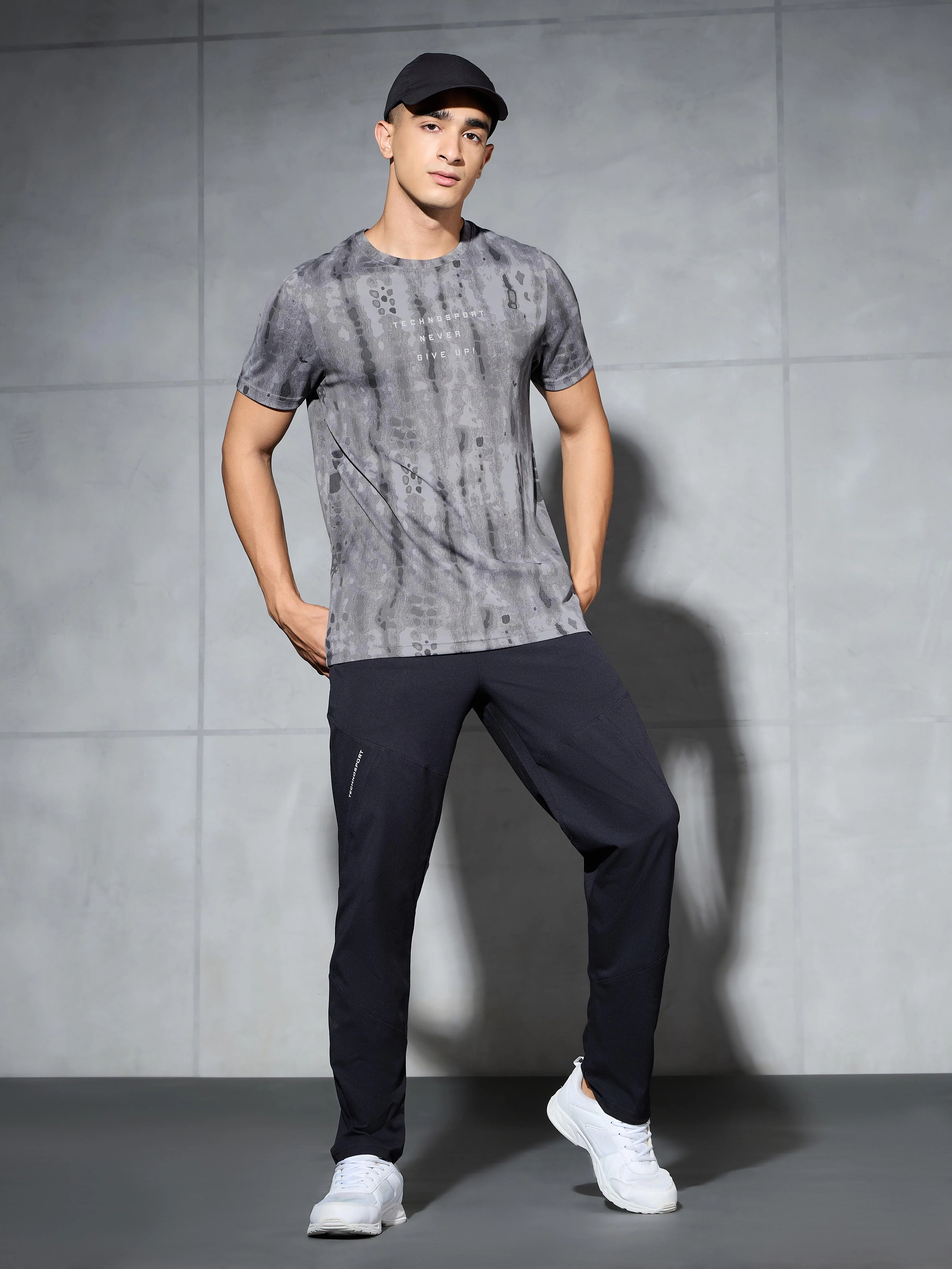 Men Printed Slim Fit Round Neck T-shirt with TECHNOCOOL+ - Image 4