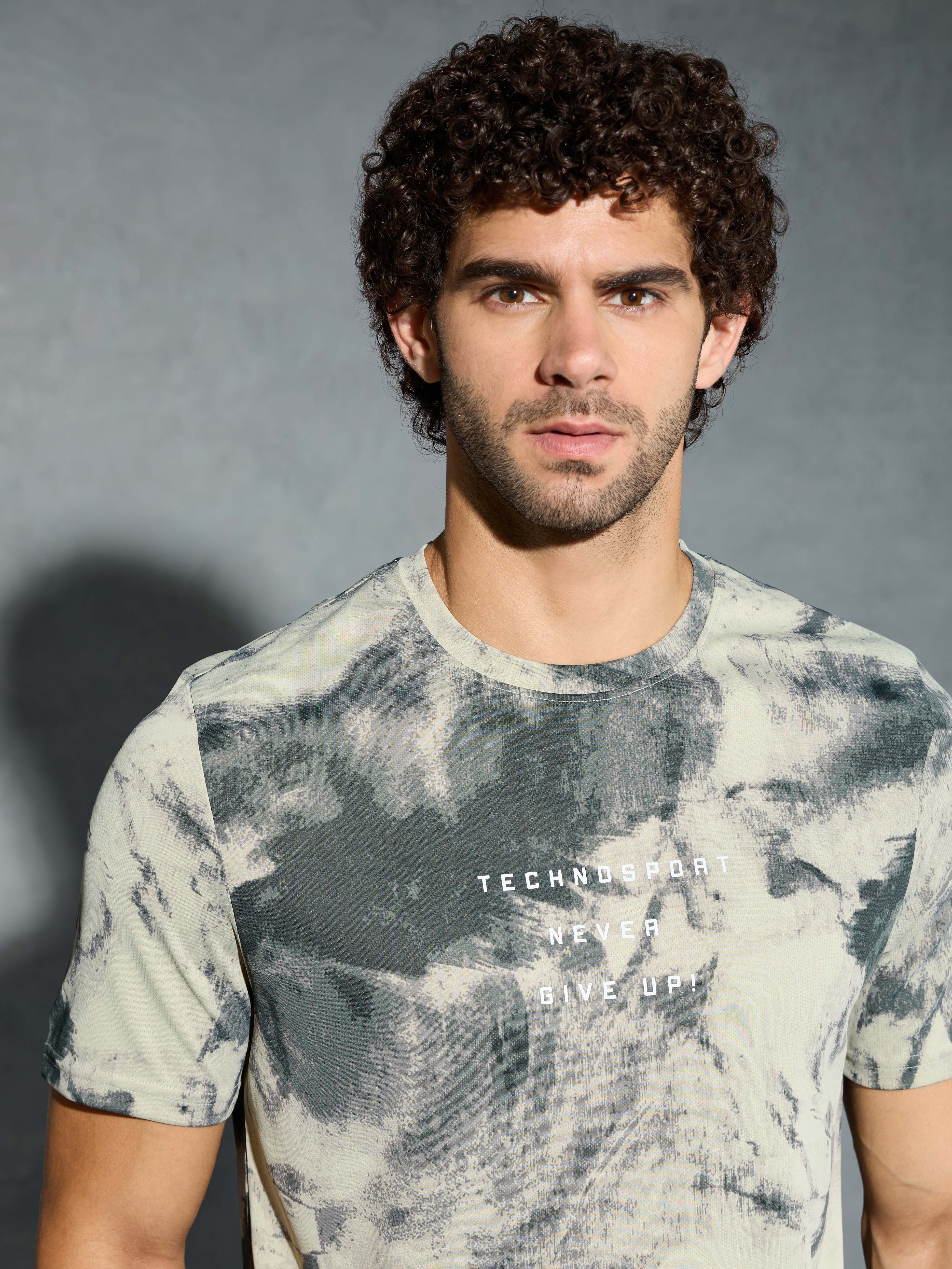 Men Printed Slim Fit Round Neck T-shirt with TECHNOCOOL+ - Image 5