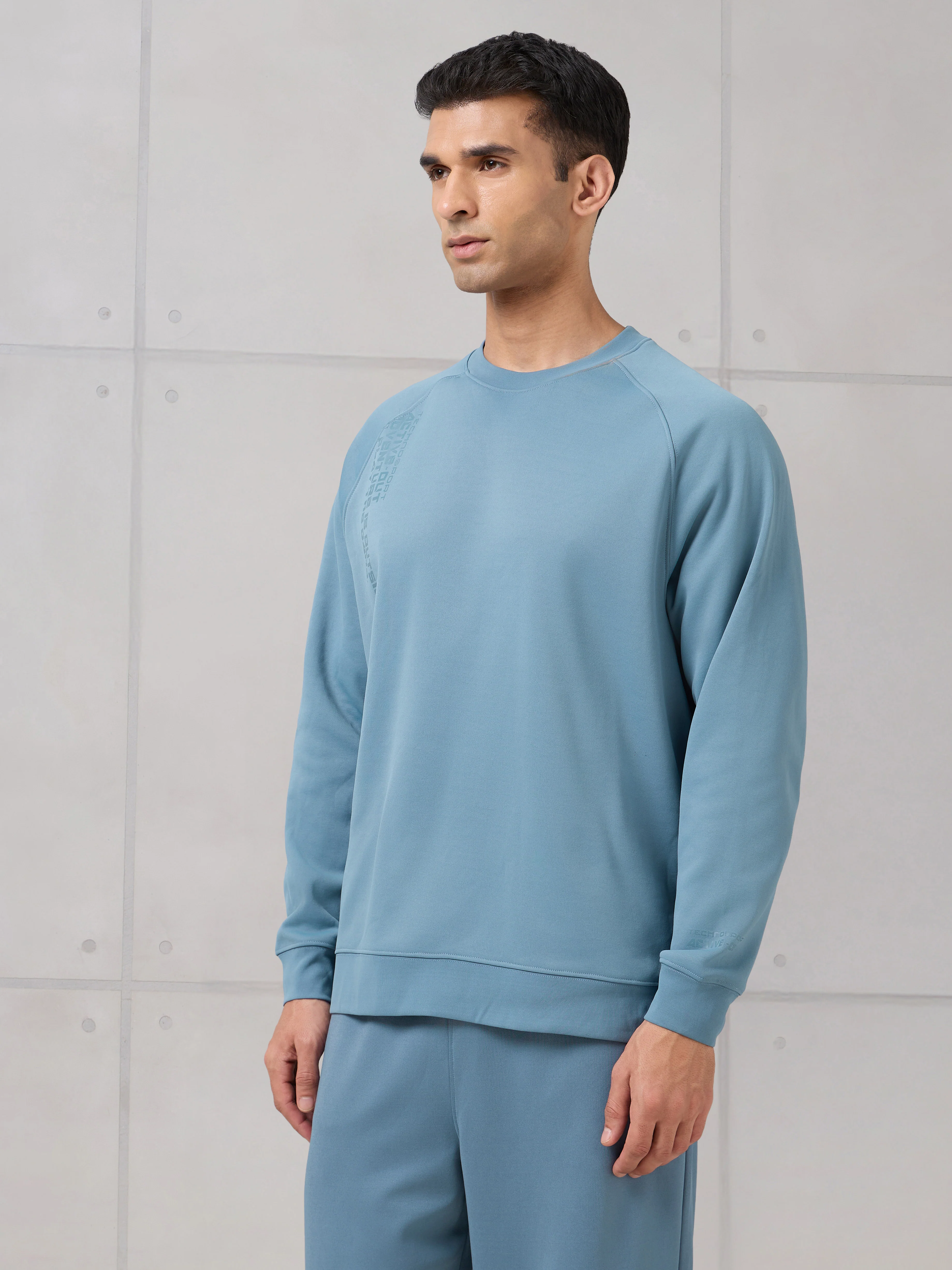 Men Round Neck Slim Fit Printed Active Out Sweatshirt with TECHNOWARM+ - Image 4