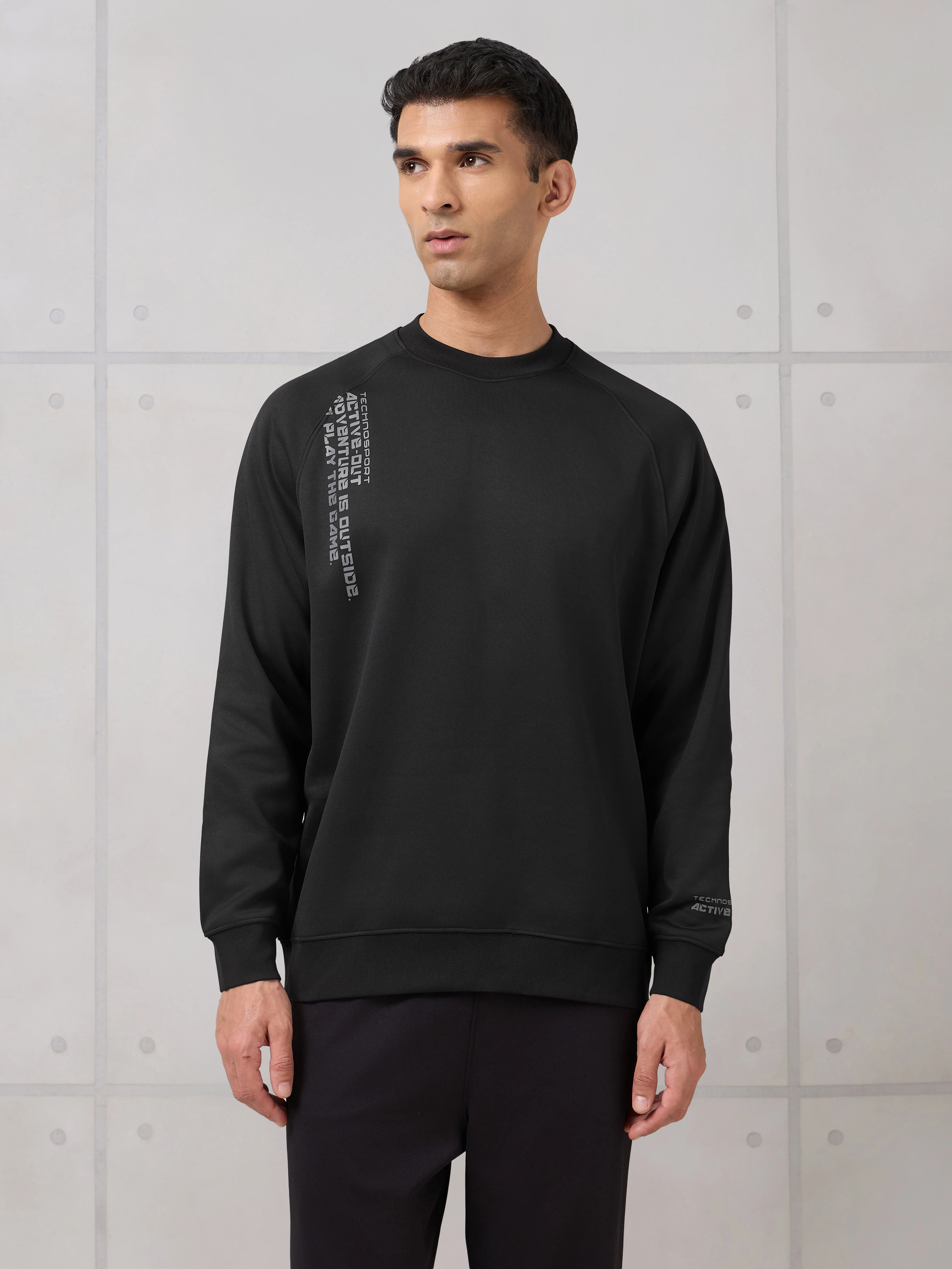 Men Round Neck Slim Fit Printed Active Out Sweatshirt with TECHNOWARM+ - Image 2