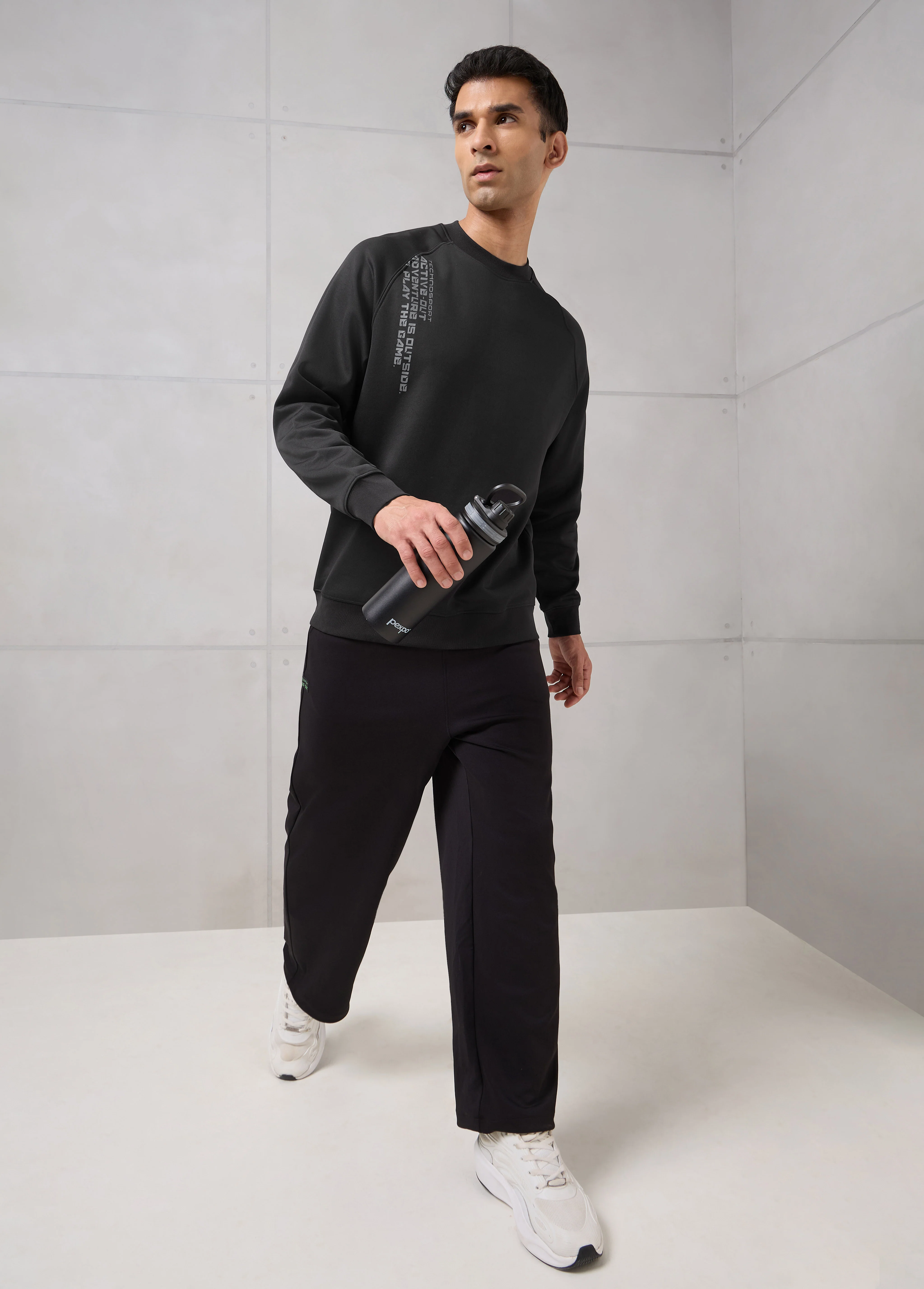 Men Round Neck Slim Fit Printed Active Out Sweatshirt with TECHNOWARM+ - Image 5