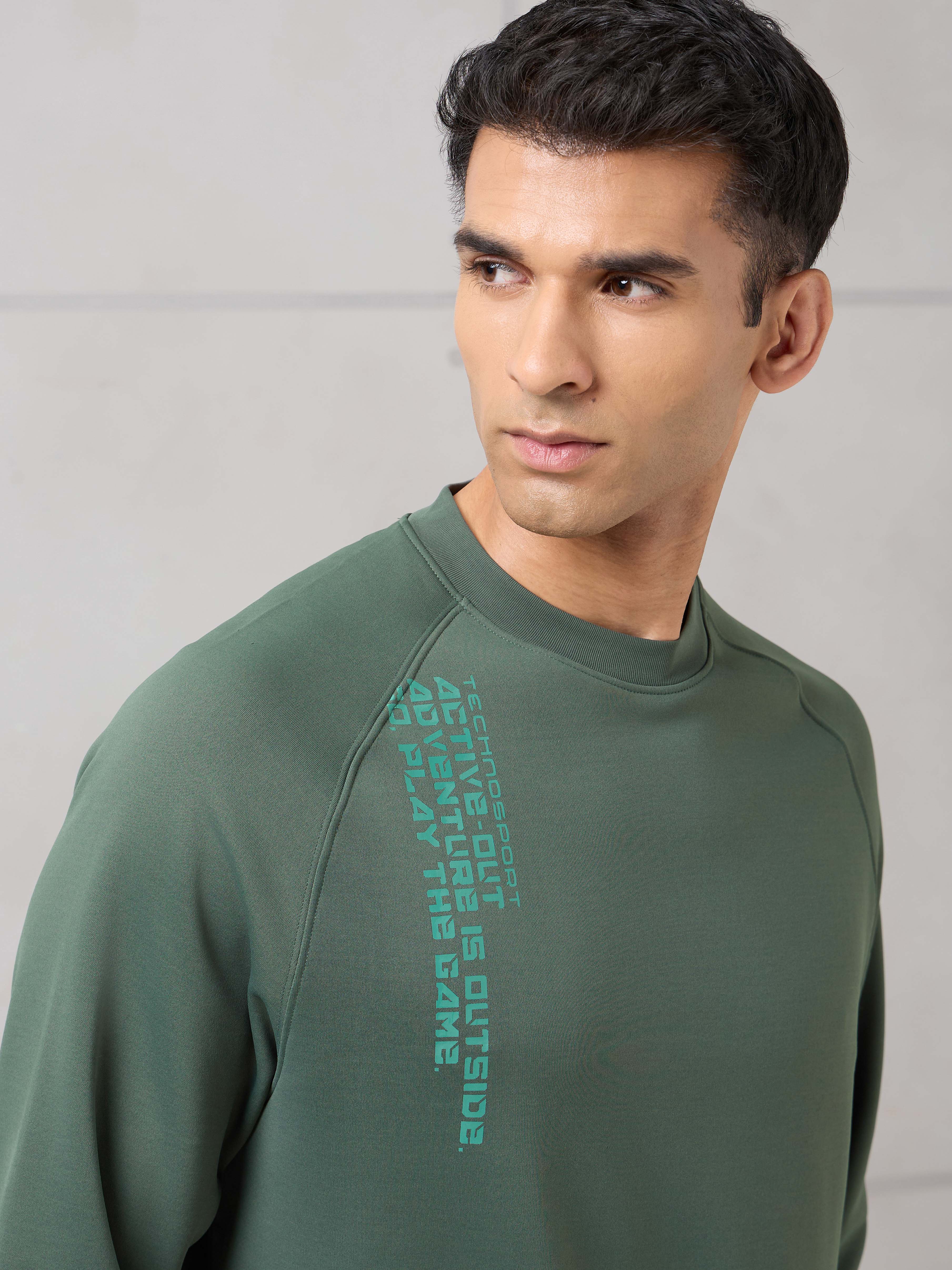 Men Round Neck Slim Fit Printed Active Out Sweatshirt with TECHNOWARM+ - Image 6