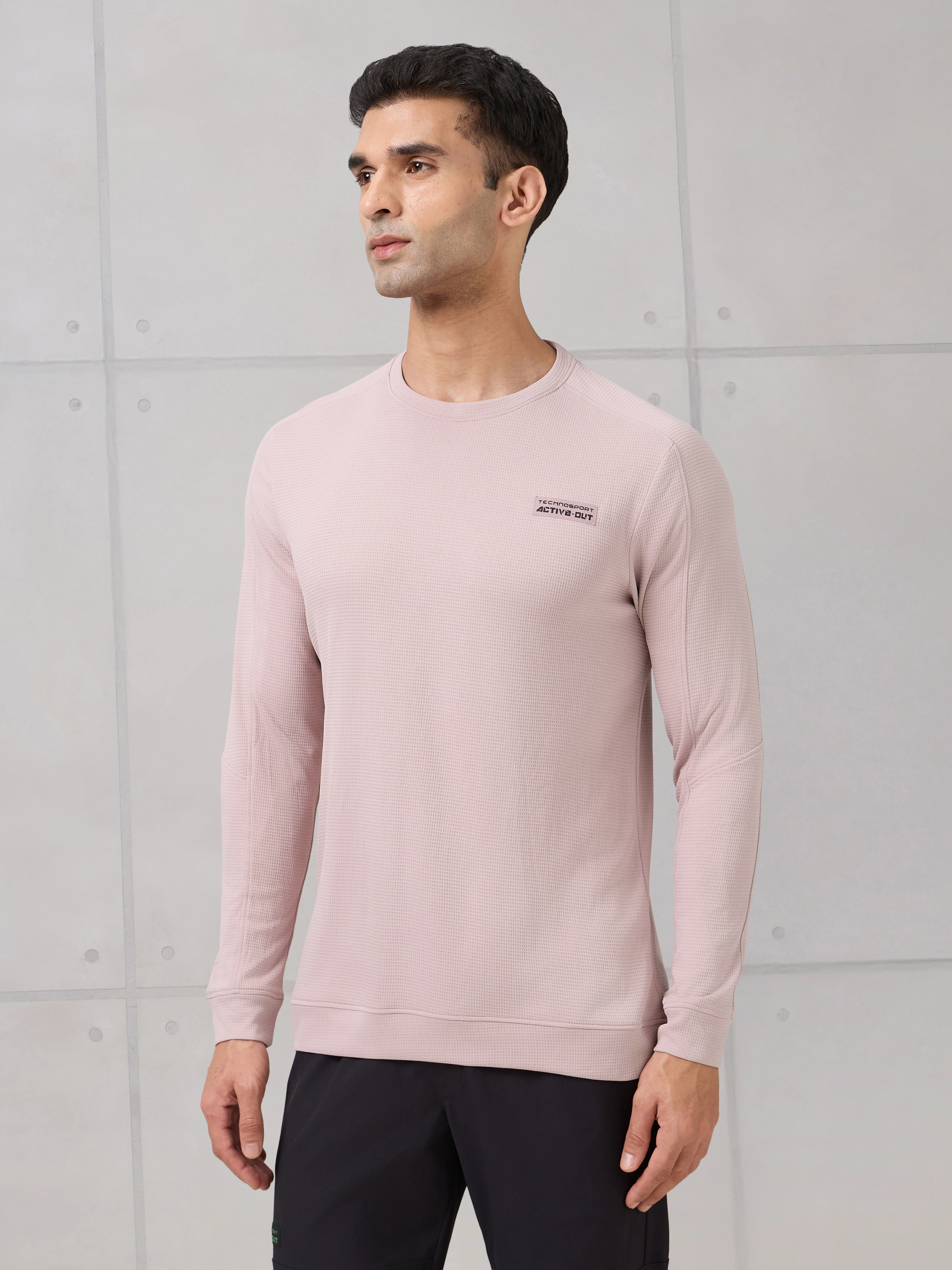 Men Round Neck Solid Active Out Slim Fit T-Shirt with TECHNOCOOL+ - Image 4