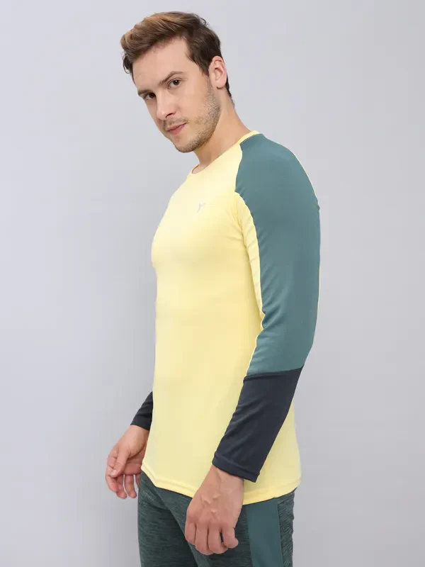 Men Colorblock Slim Fit Crew Neck T-shirt with TECHNO COOL+ - Image 5