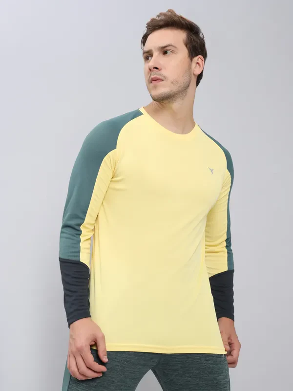 Men Colorblock Slim Fit Crew Neck T-shirt with TECHNO COOL+ - Image 7