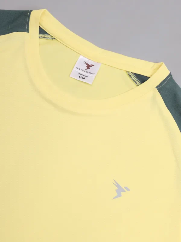 Men Colorblock Slim Fit Crew Neck T-shirt with TECHNO COOL+ - Image 9