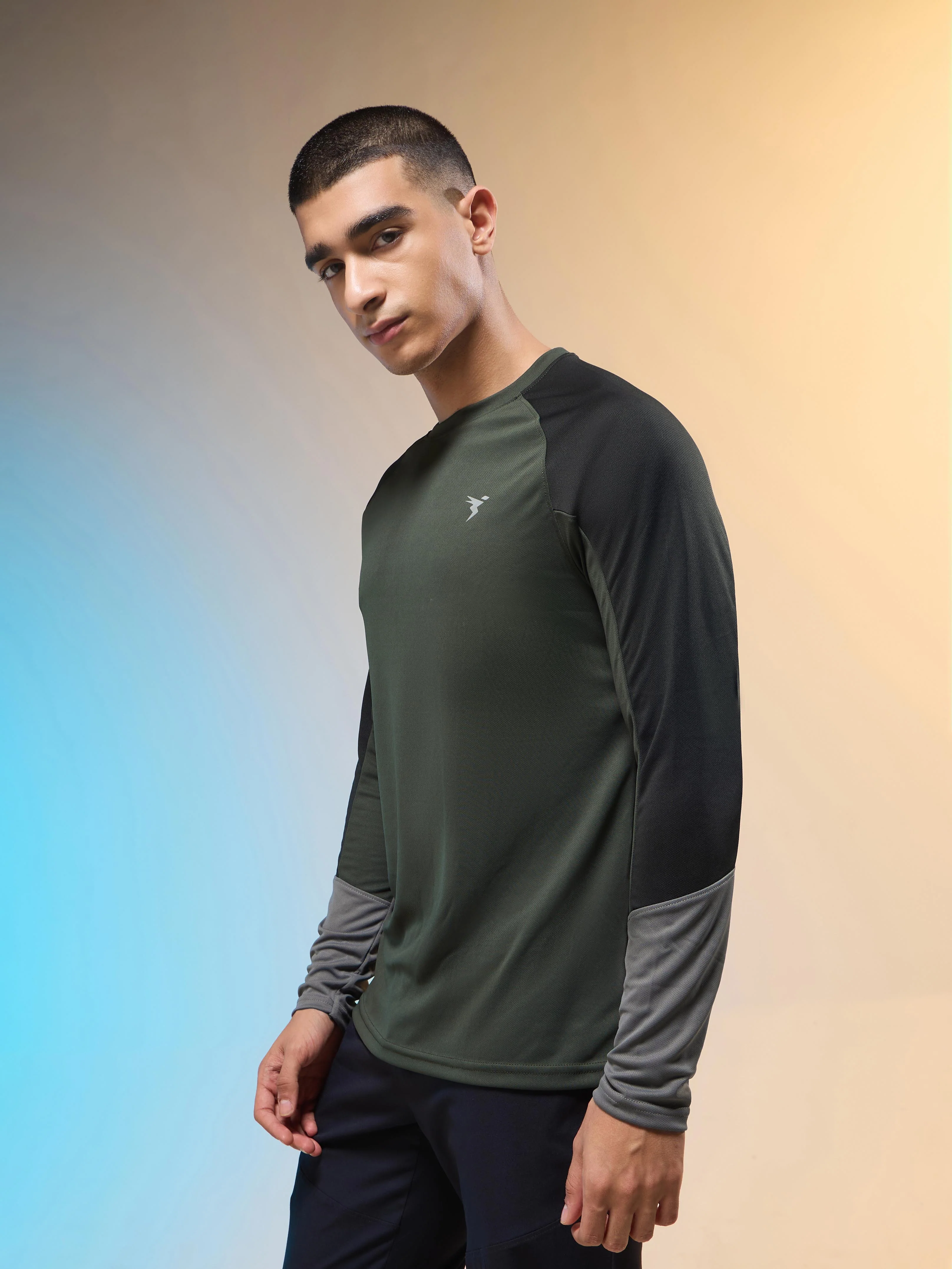 Men Colorblock Slim Fit Crew Neck T-shirt with TECHNO COOL+ - Image 4