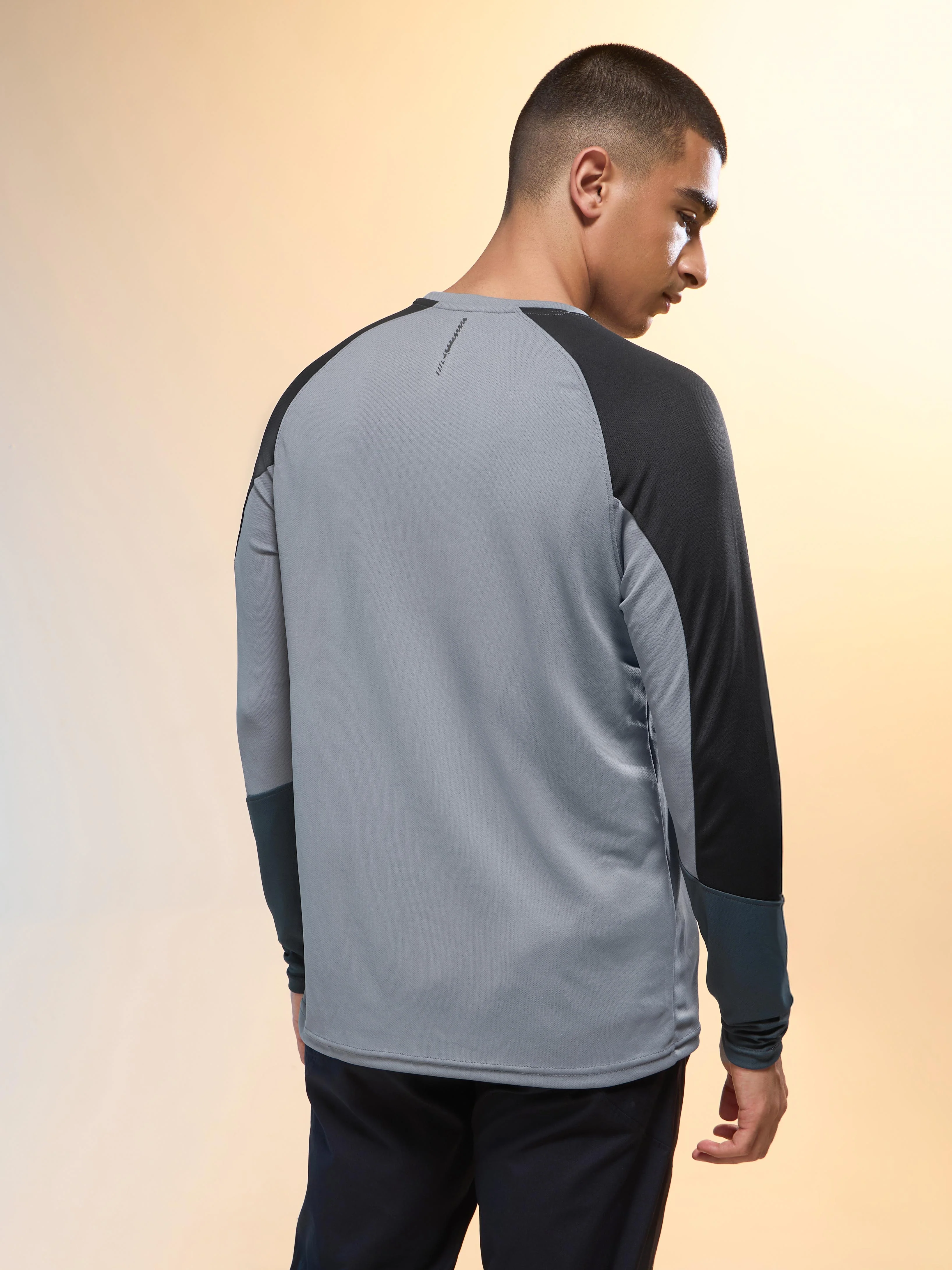 Men Colorblock Slim Fit Crew Neck T-shirt with TECHNO COOL+ - Image 3