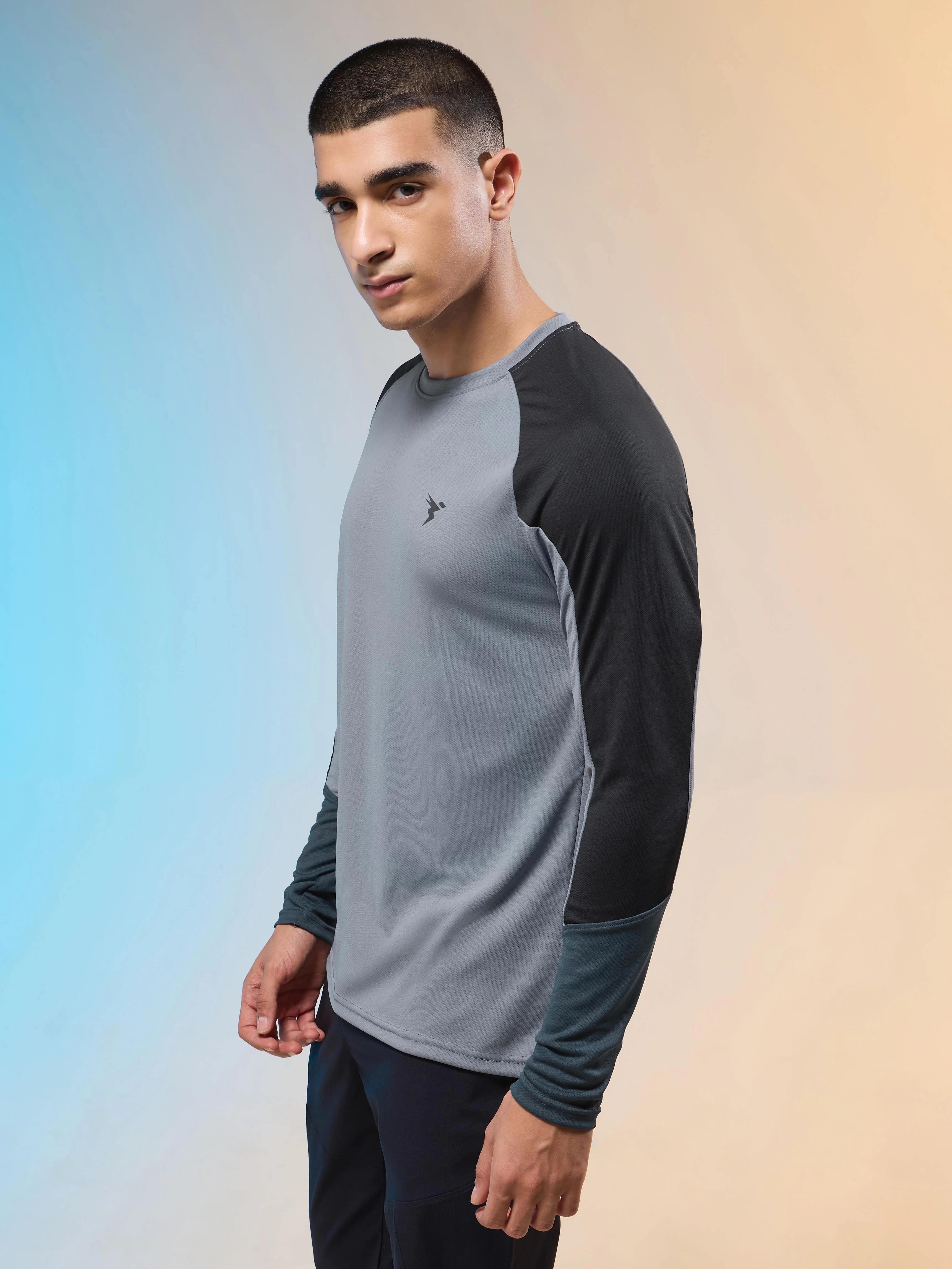 Men Colorblock Slim Fit Crew Neck T-shirt with TECHNO COOL+ - Image 4