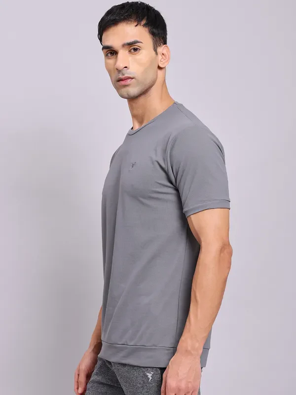Men Solid Slim Fit Crew Neck T-shirt with MATPIQ - Image 3