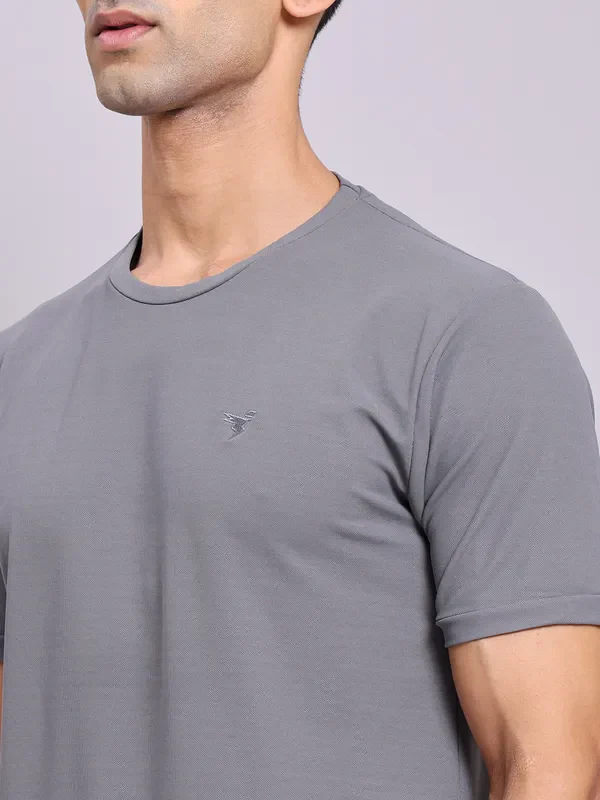 Men Solid Slim Fit Crew Neck T-shirt with MATPIQ - Image 5