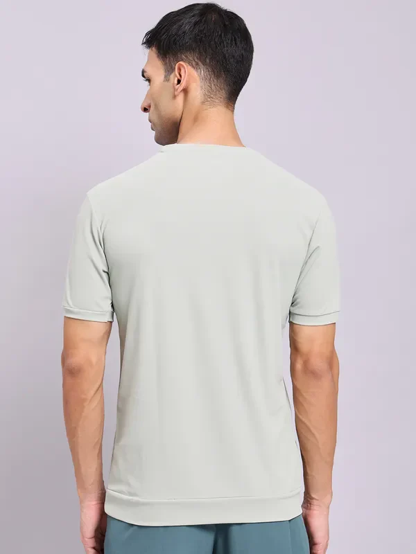 Men Solid Slim Fit Crew Neck T-shirt with MATPIQ - Image 3