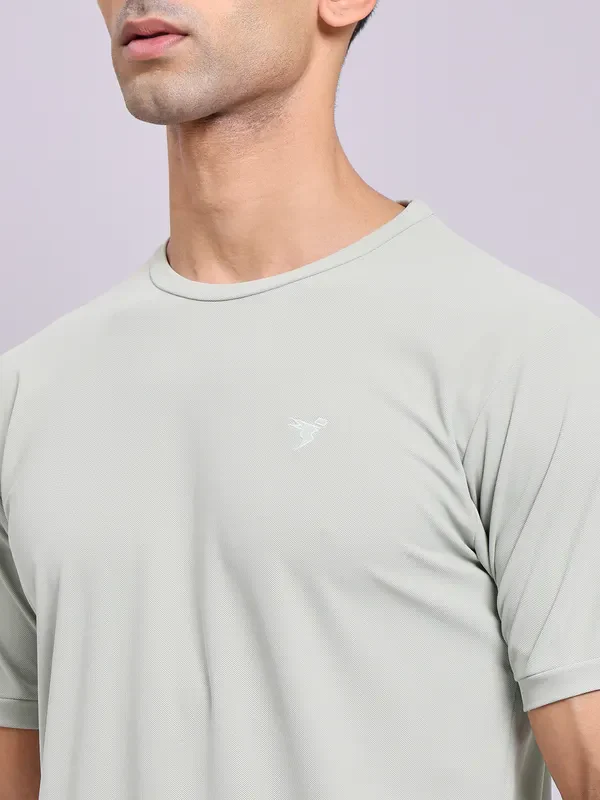 Men Solid Slim Fit Crew Neck T-shirt with MATPIQ - Image 4