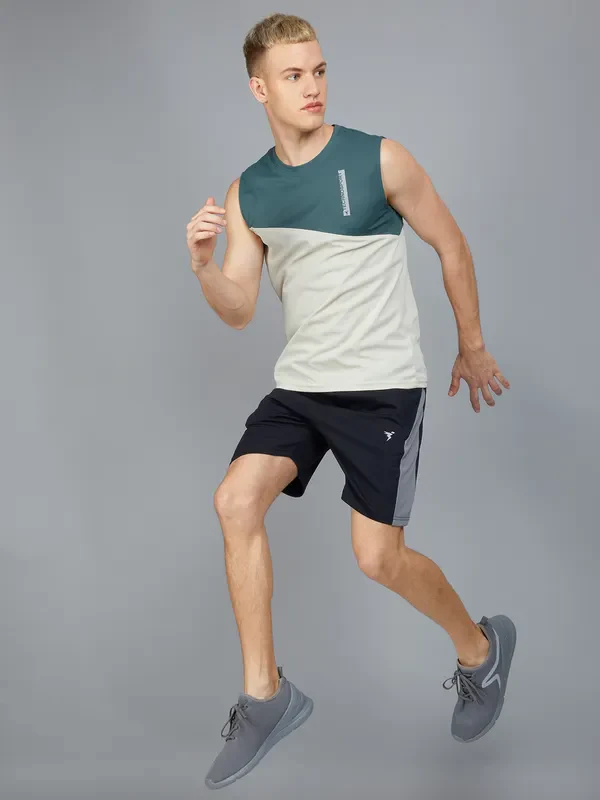 Men Colorblock Slim Fit Crew Neck Innerwear Vest with TECHNO COOL+ - Image 2