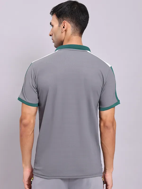 Men Colorblock Slim Fit Polo T-shirt with MATPIQ - Image 3