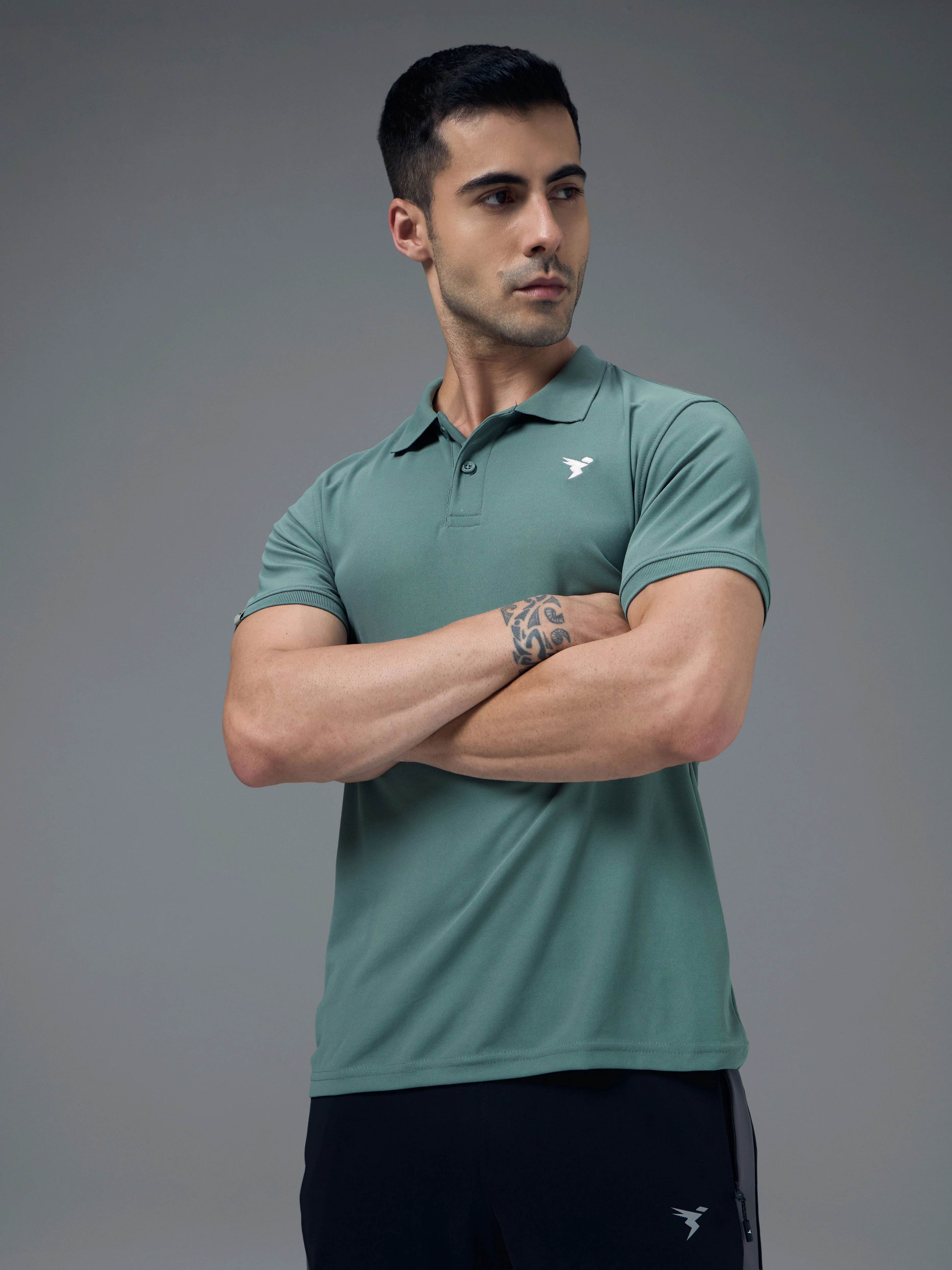 Men Solid Slim Fit Polo T-shirt with MATPIQ